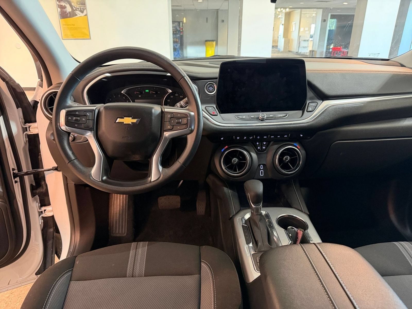 Thumbnail: 2026 Chevrolet Blazer - 33