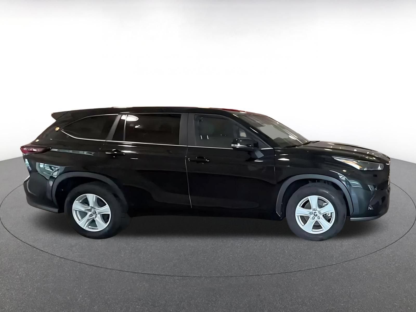 Thumbnail: 2025 Toyota Highlander - 14