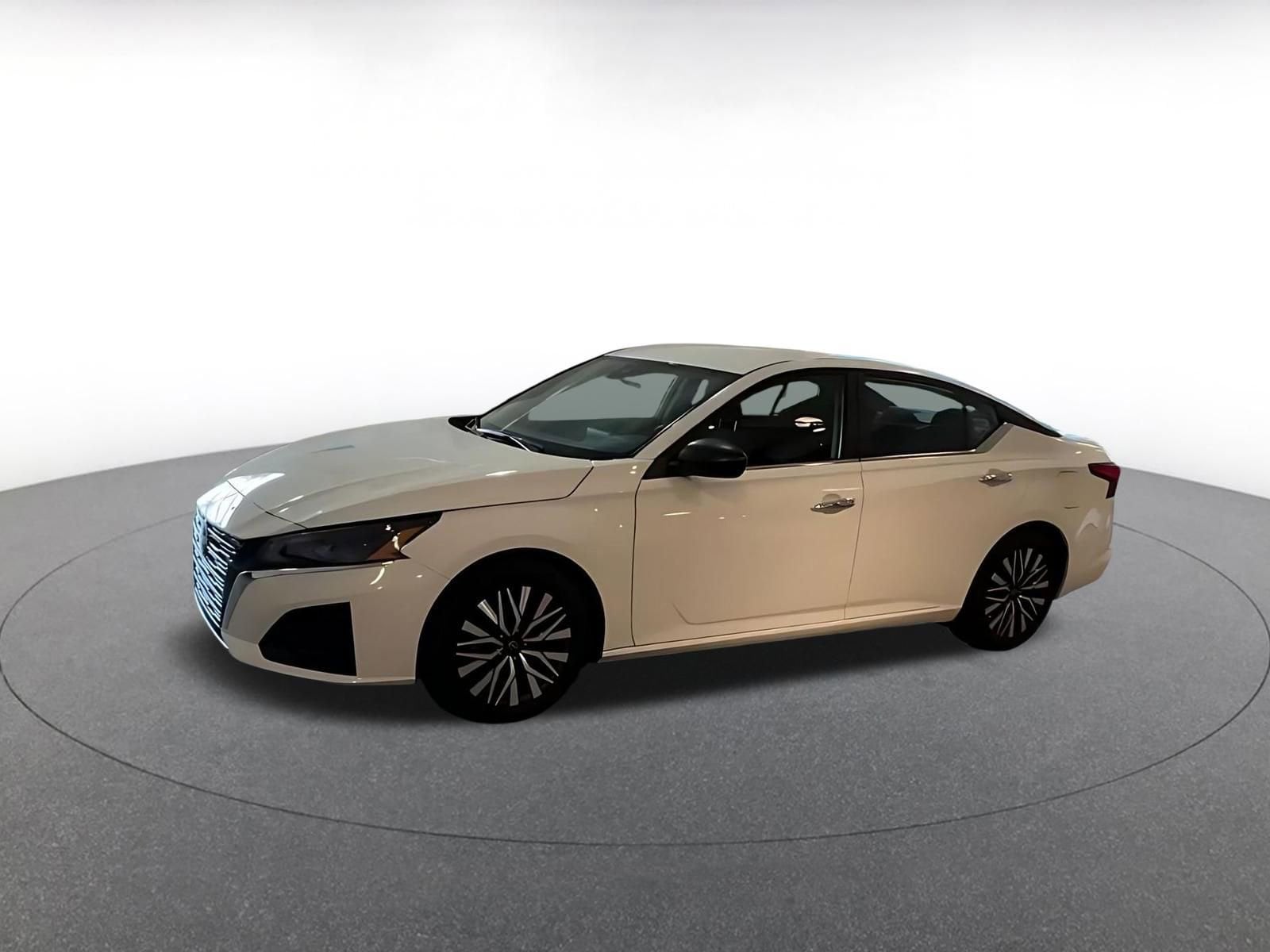 Thumbnail: 2025 Nissan Altima - 7