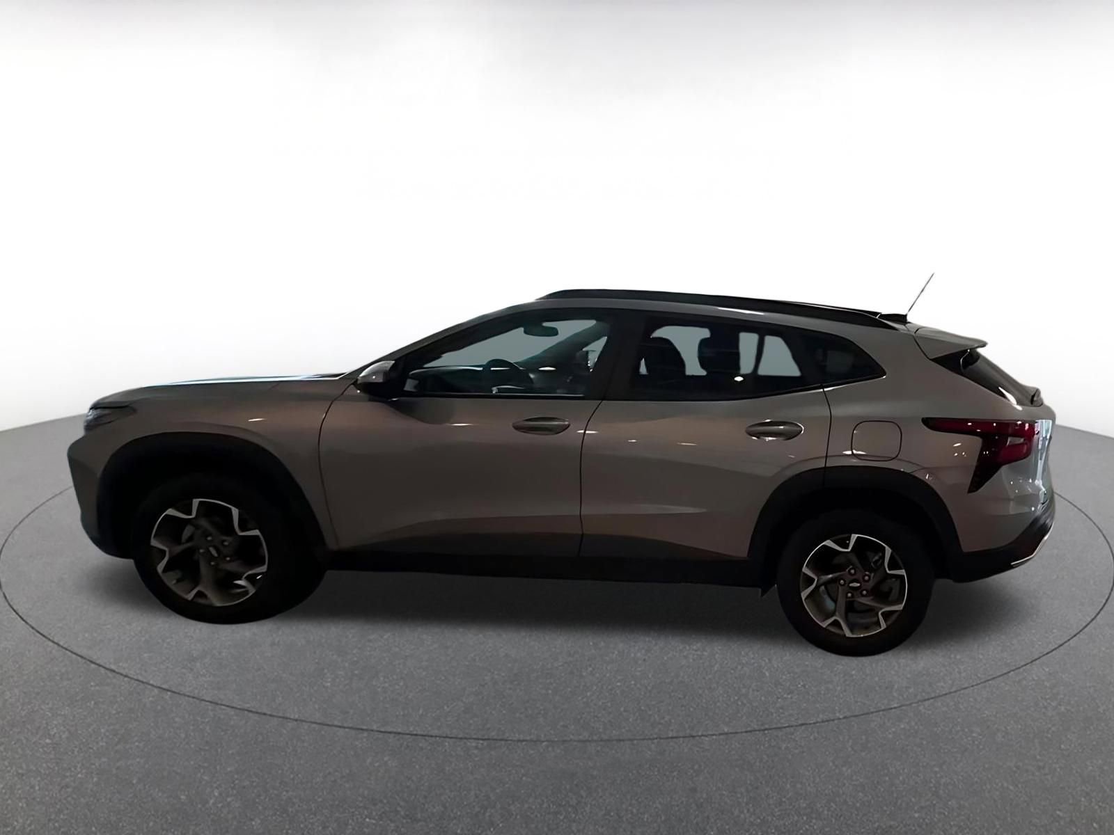 Thumbnail: 2025 Chevrolet Trax - 8