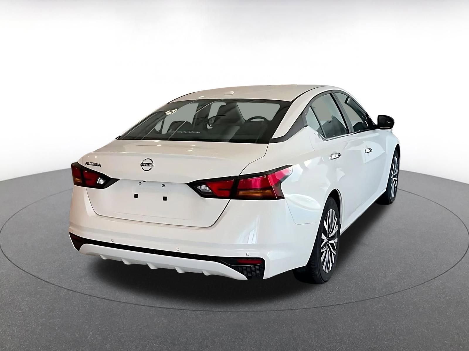 Thumbnail: 2025 Nissan Altima - 14