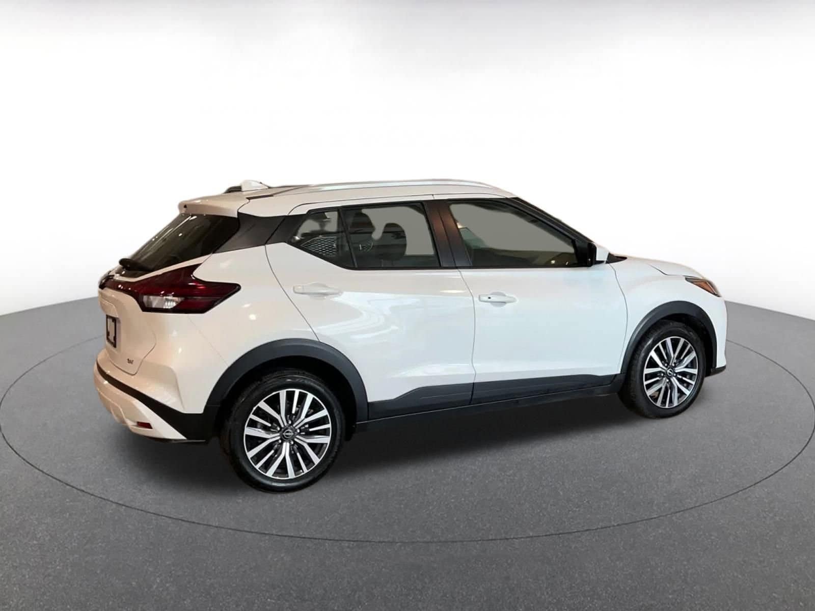 Thumbnail: 2024 Nissan Kicks - 15