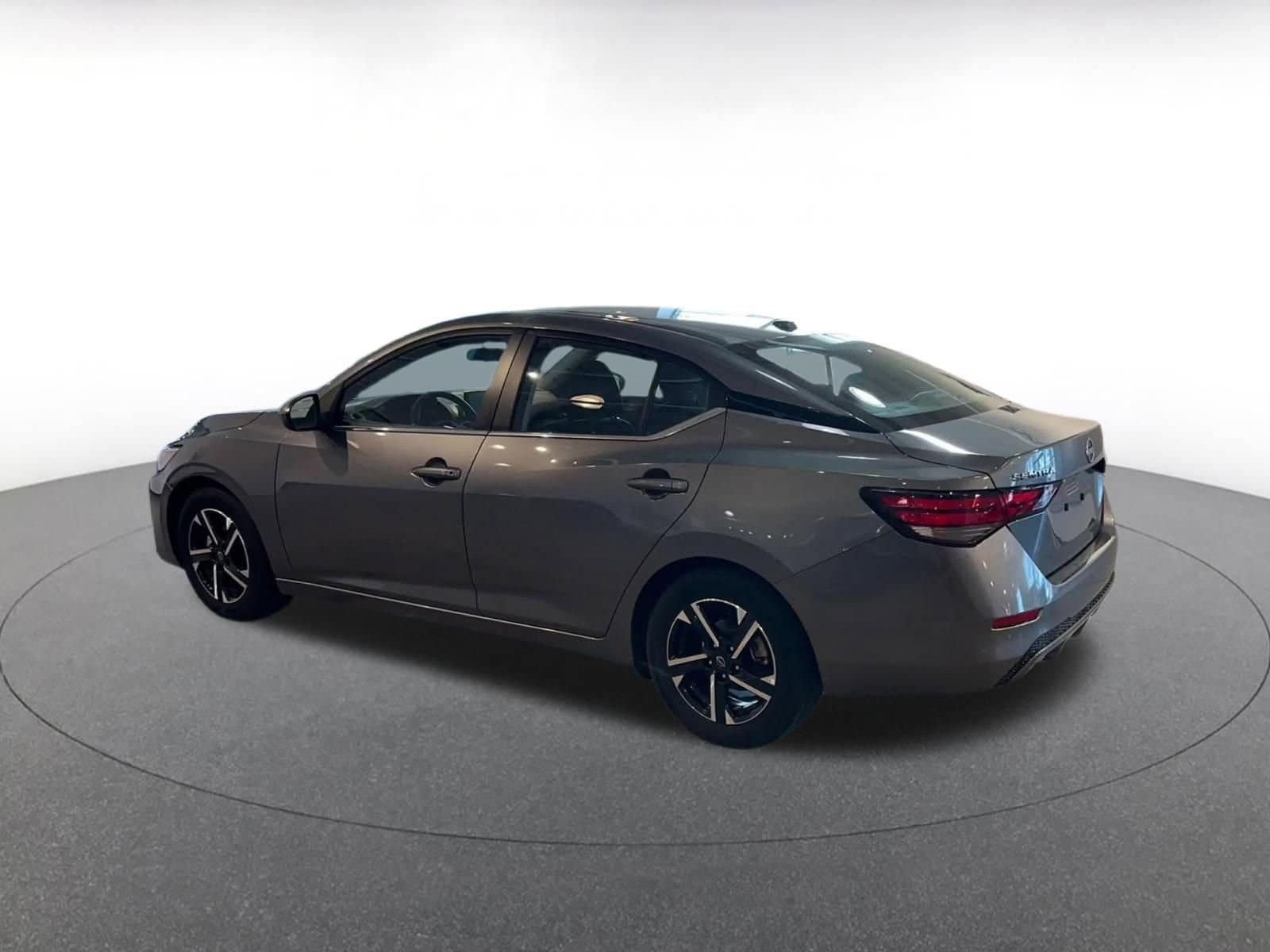 Thumbnail: 2025 Nissan Sentra - 10