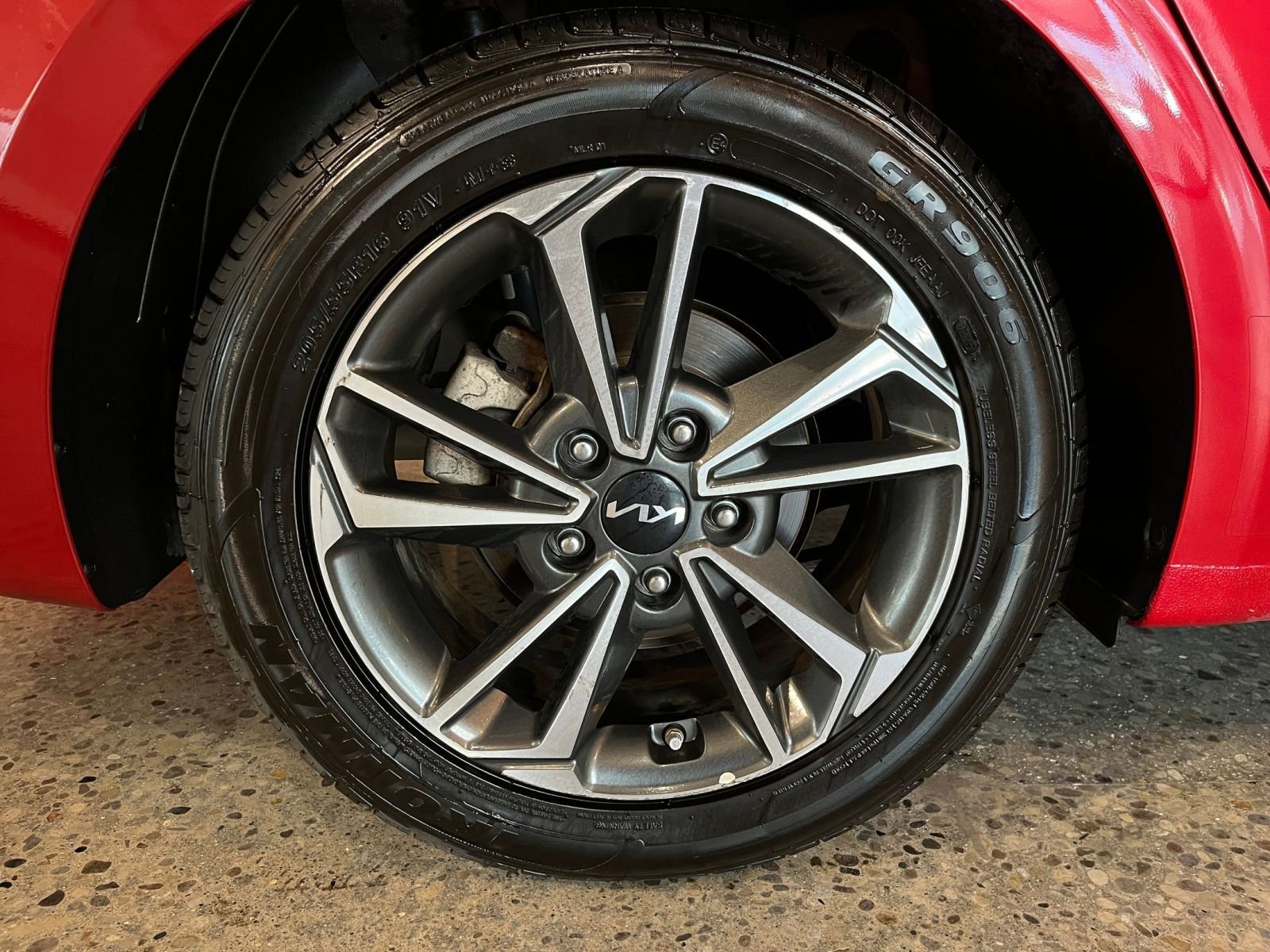 Thumbnail: 2023 Kia Forte - 28