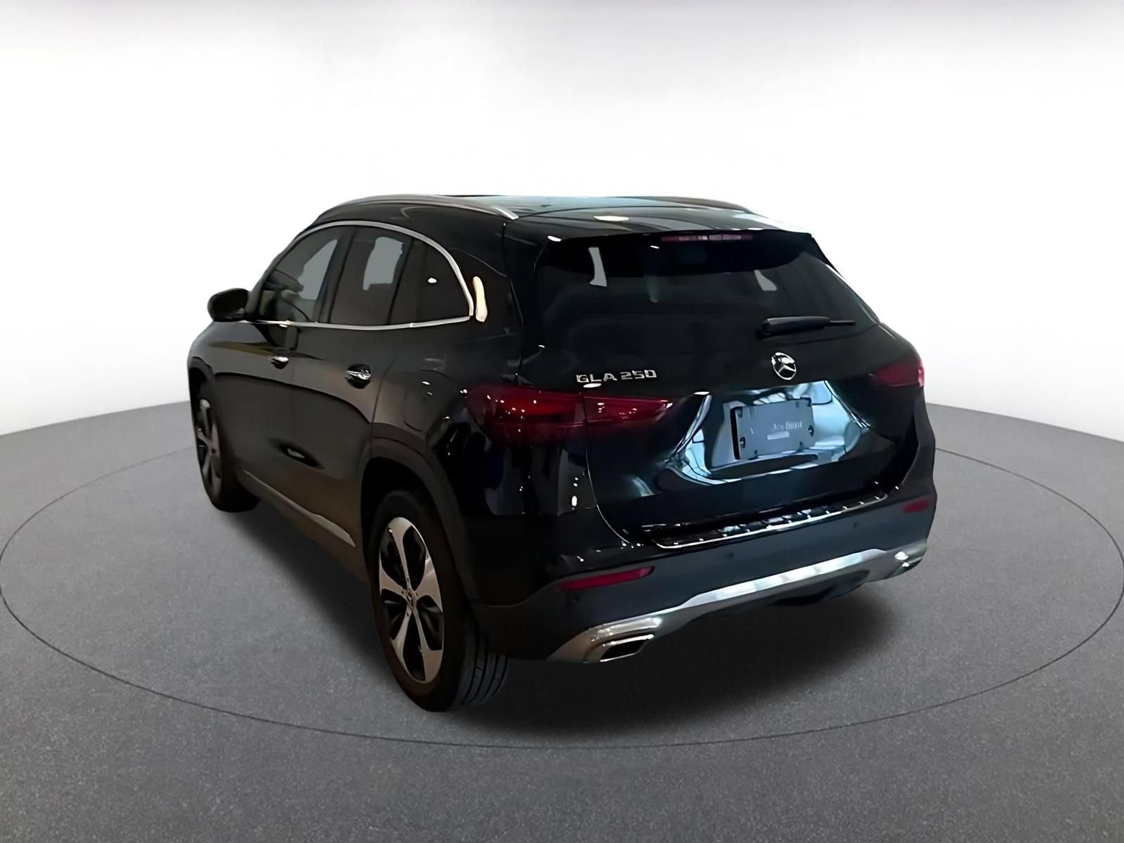 Thumbnail: 2025 Mercedes-Benz GLA - 10