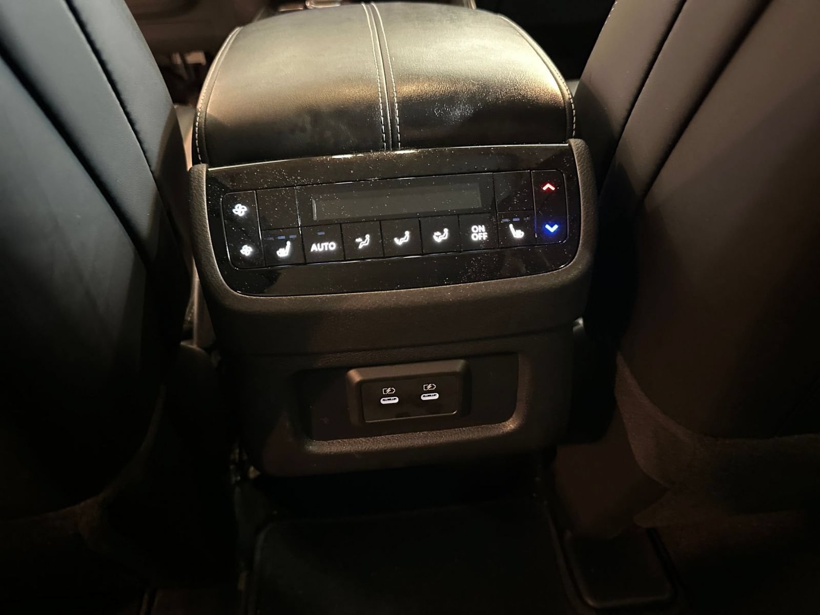 Thumbnail: 2026 INFINITI QX60 - 25