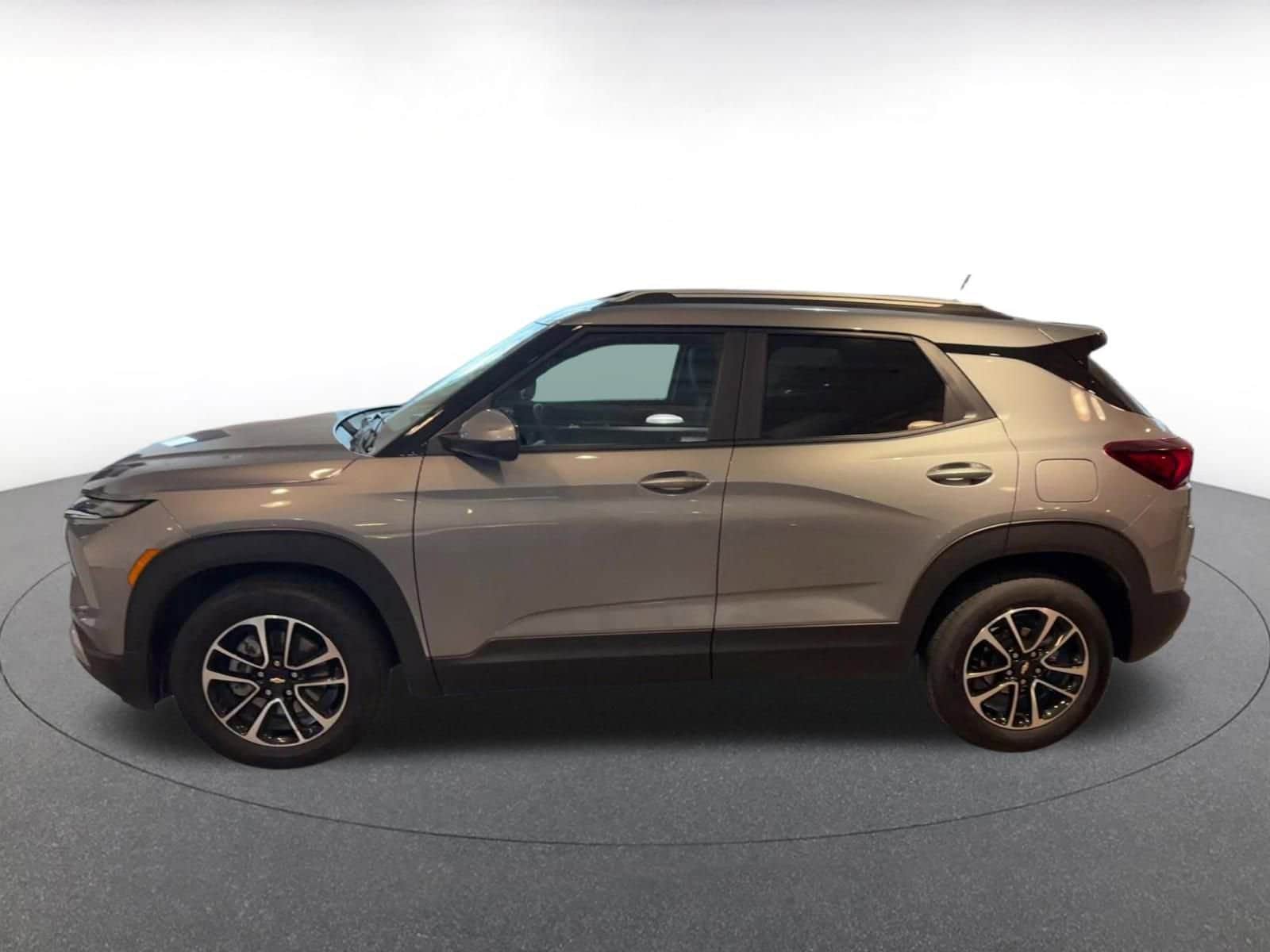 Thumbnail: 2025 Chevrolet TrailBlazer - 9