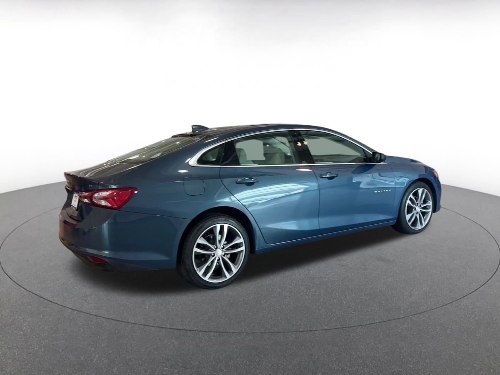 Thumbnail: 2024 Chevrolet Malibu - 15