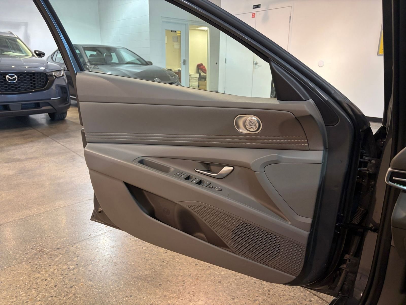 Thumbnail: 2025 Hyundai Elantra - 20