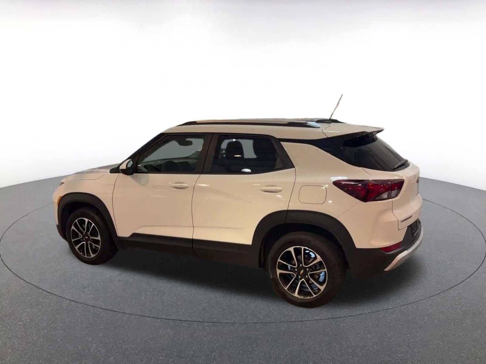 Thumbnail: 2025 Chevrolet TrailBlazer - 10