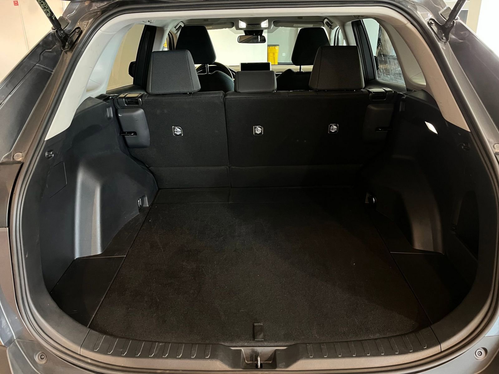 Thumbnail: 2025 Toyota RAV4 - 31