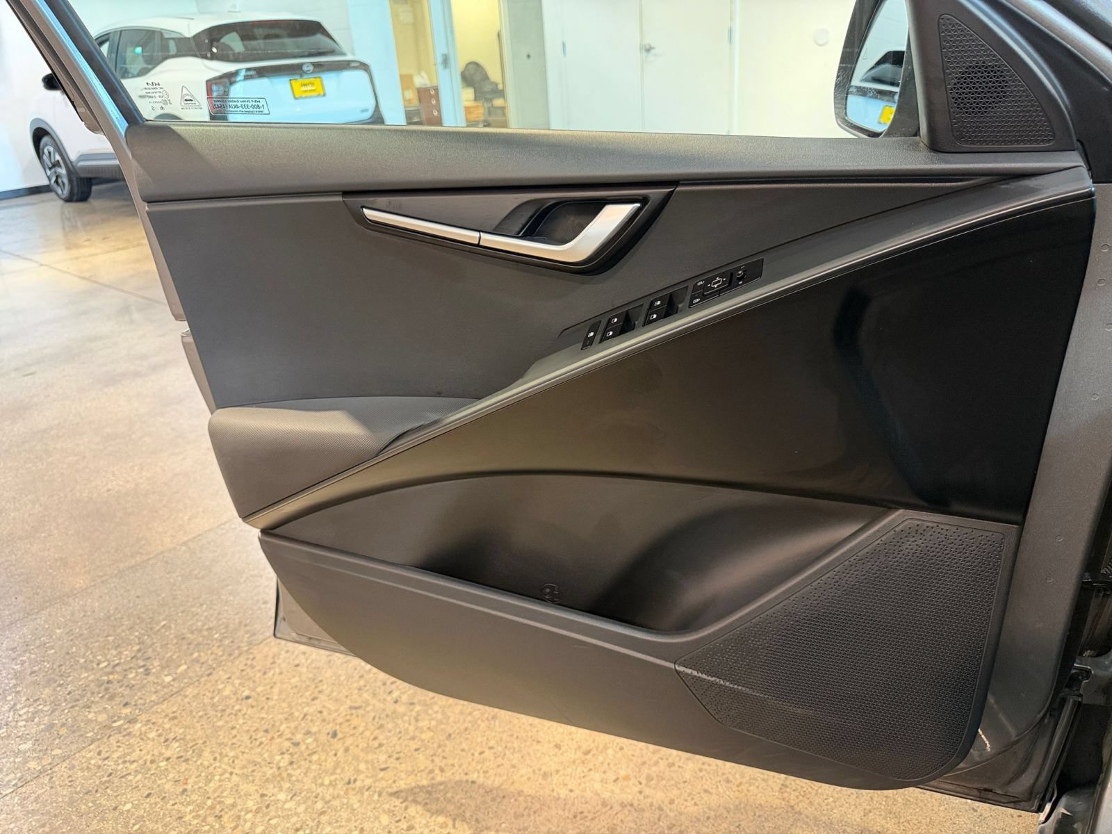 Thumbnail: 2026 Kia Niro - 18