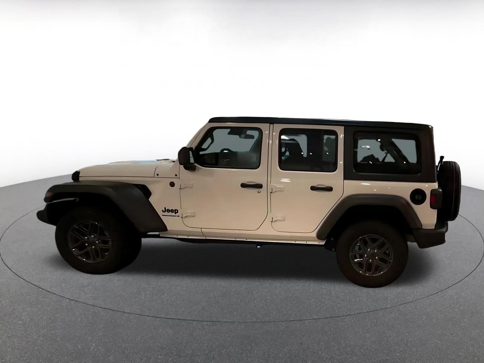 Thumbnail: 2025 Jeep Wrangler - 8
