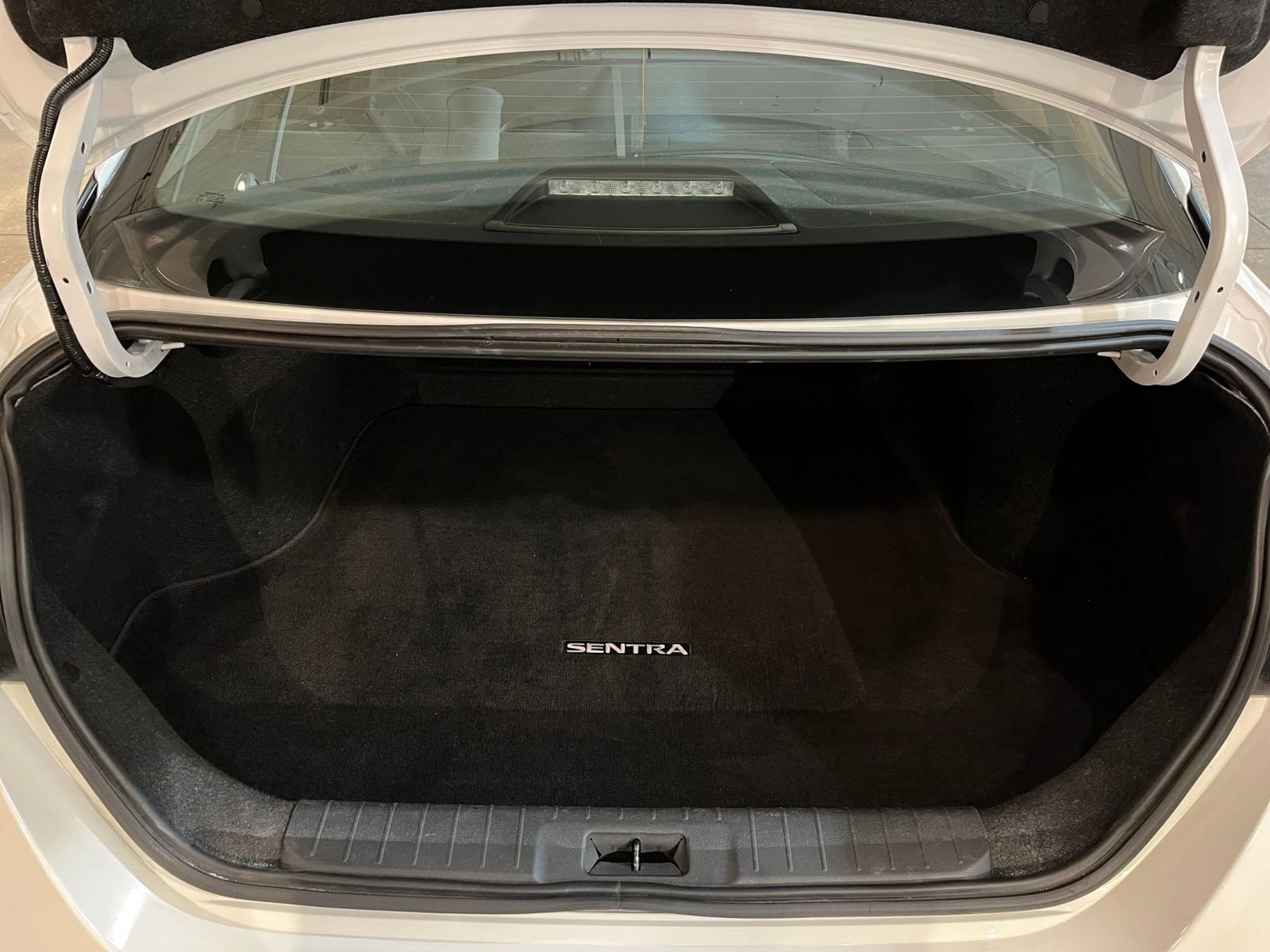 Thumbnail: 2025 Nissan Sentra - 31