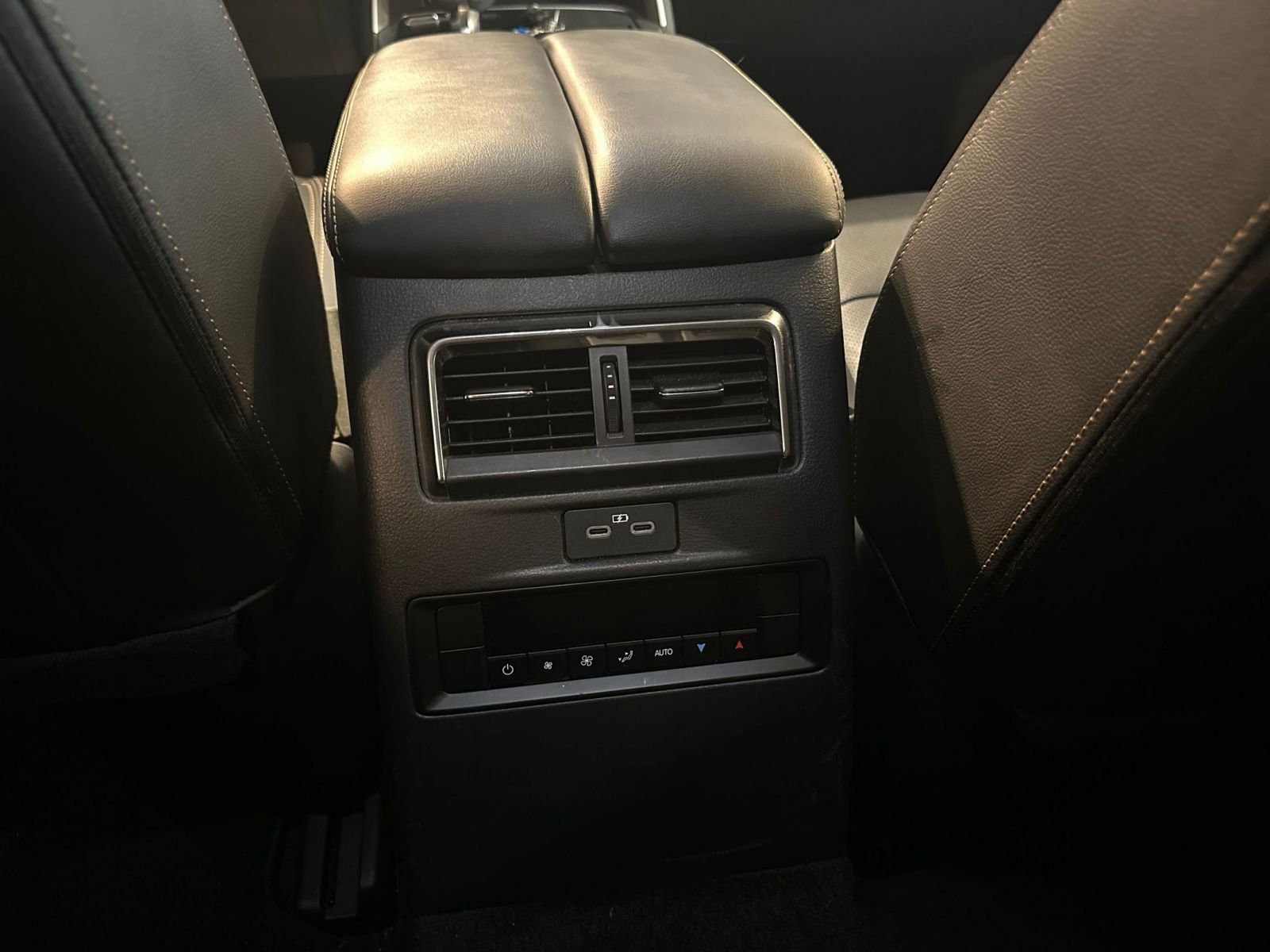 Thumbnail: 2025 Mazda CX-70 - 24