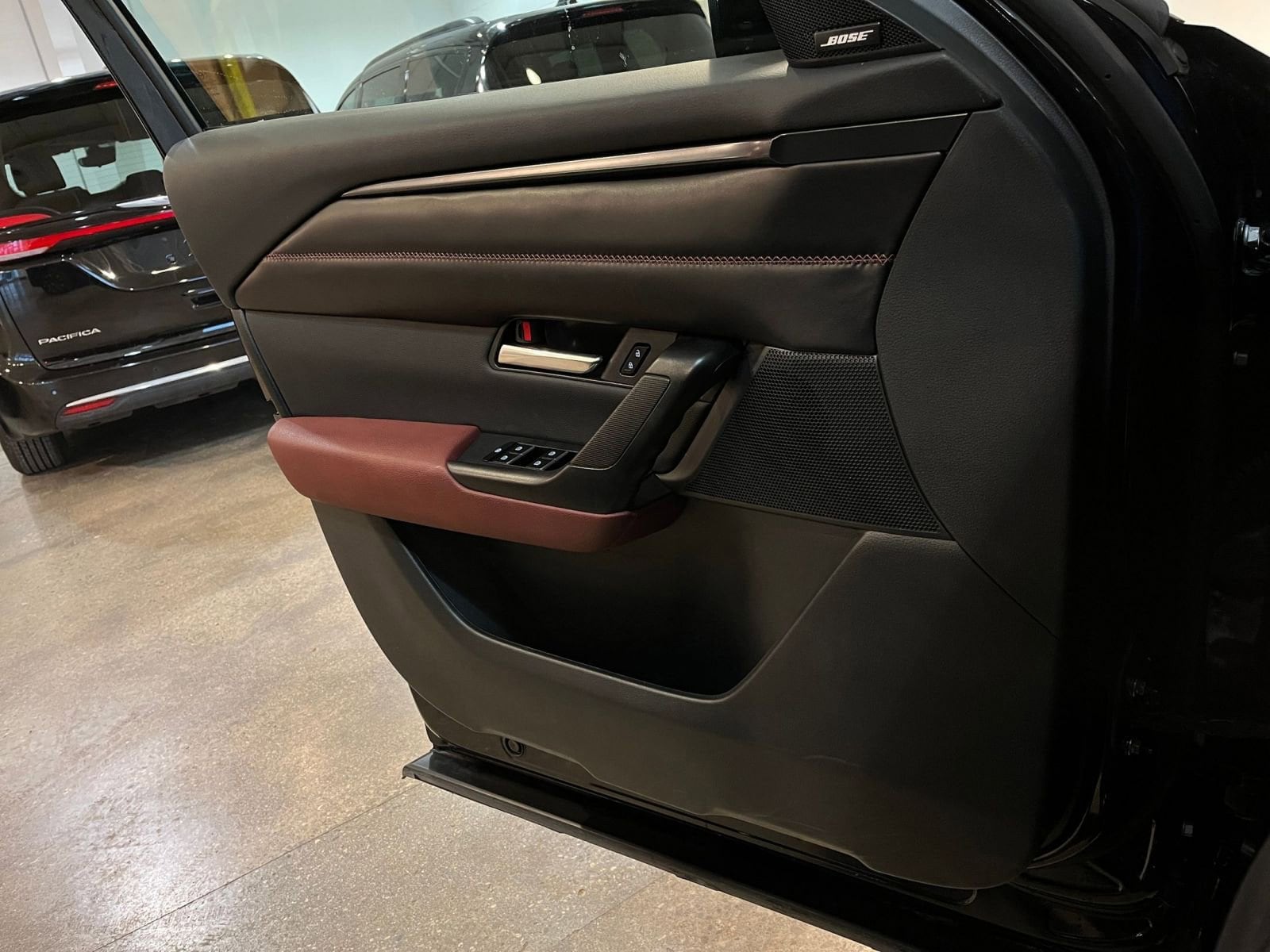 Thumbnail: 2025 Mazda CX-50 - 18