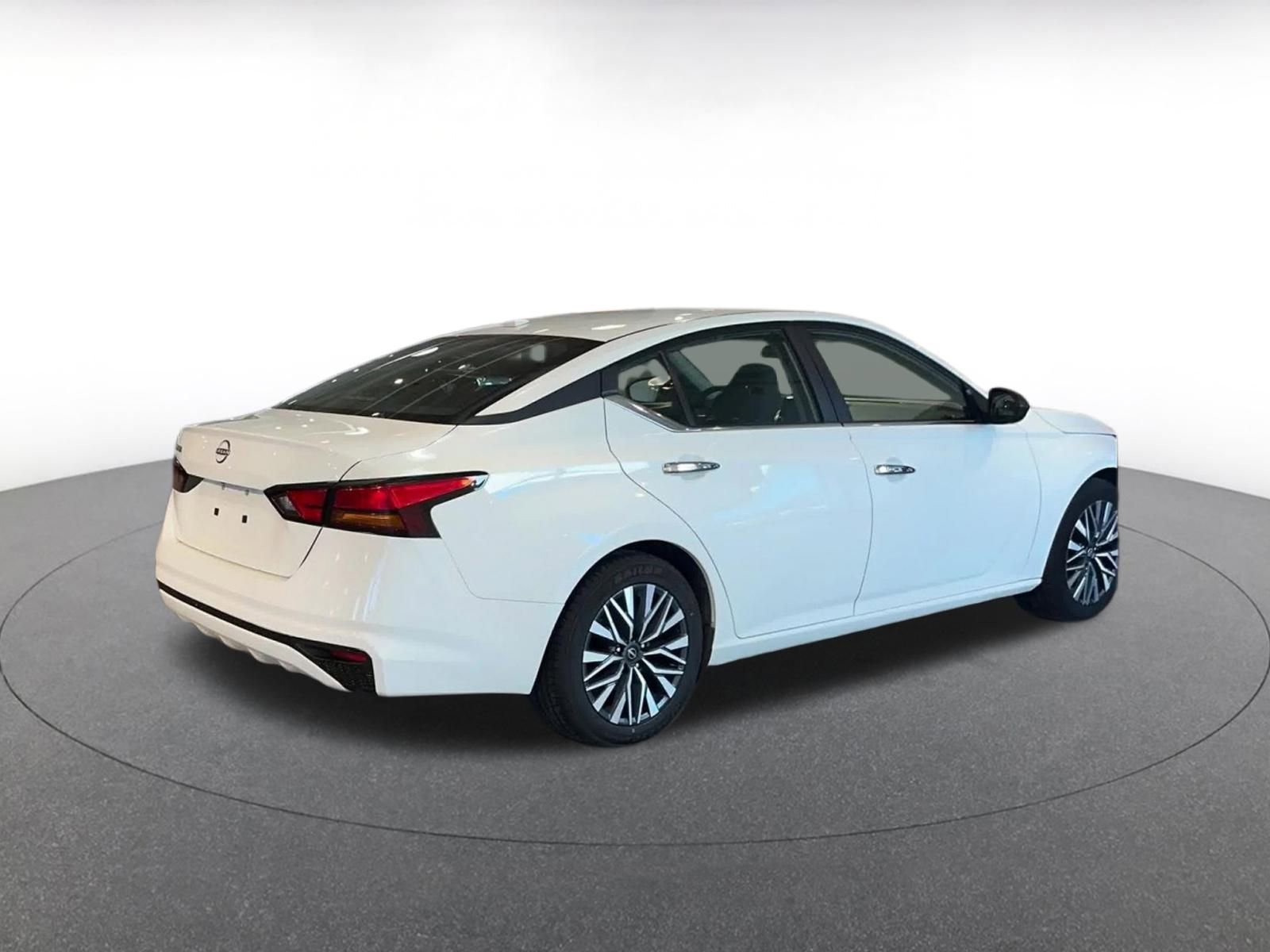 Thumbnail: 2025 Nissan Altima - 15