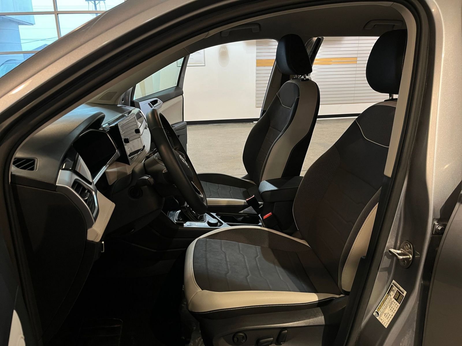 Thumbnail: 2025 Volkswagen Taos - 27