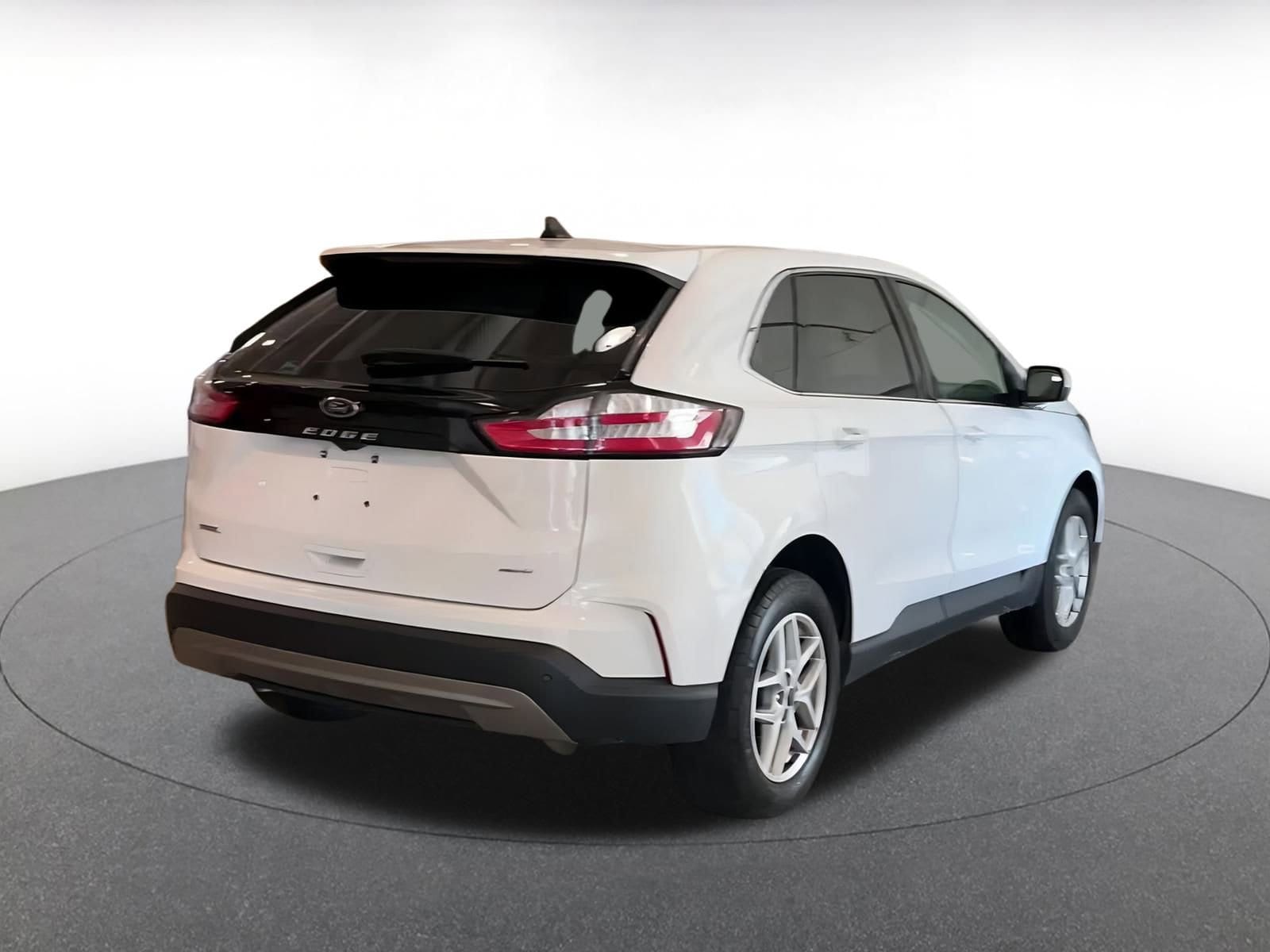 Thumbnail: 2024 Ford Edge - 14