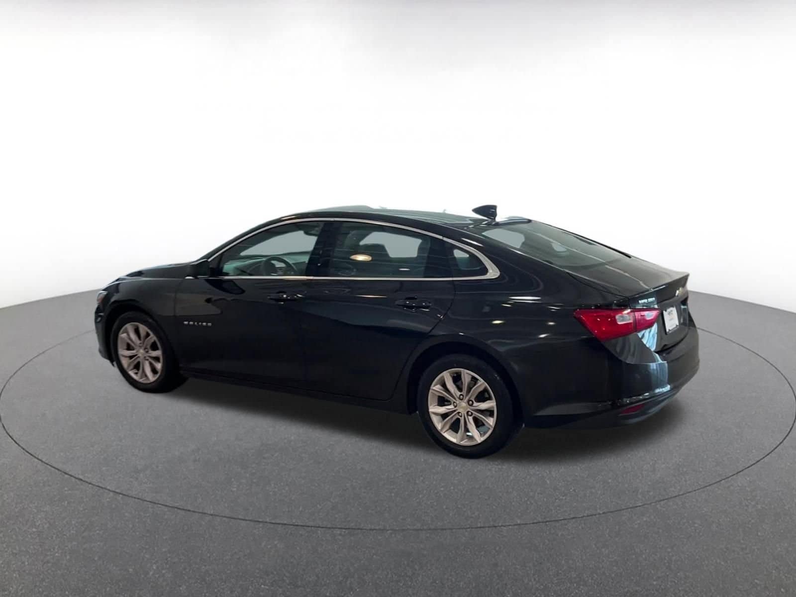 Thumbnail: 2023 Chevrolet Malibu - 10
