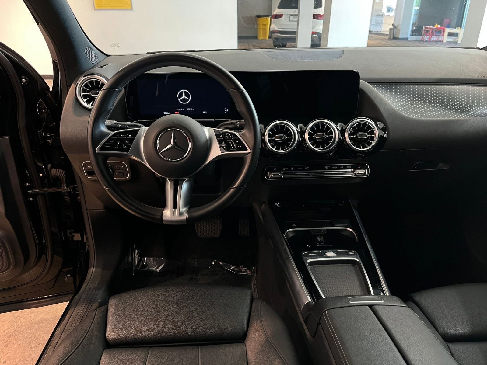 Thumbnail: 2025 Mercedes-Benz GLA - 35