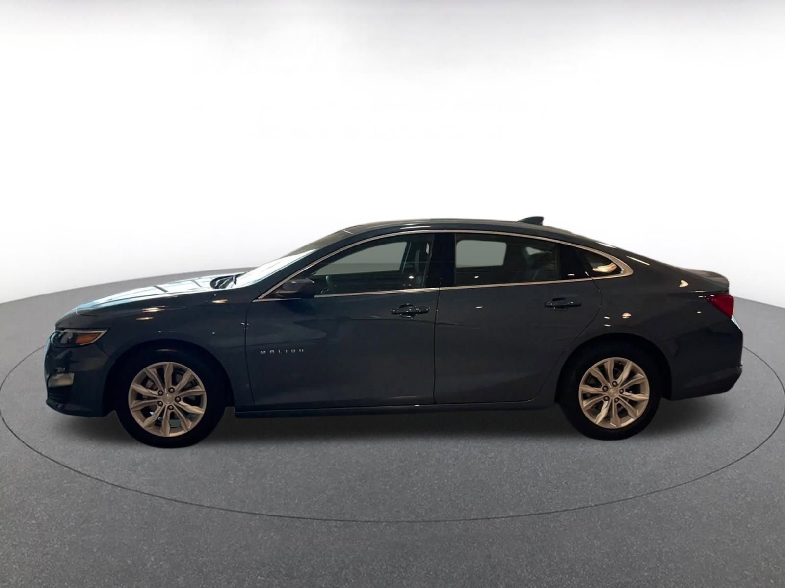 Thumbnail: 2024 Chevrolet Malibu - 9