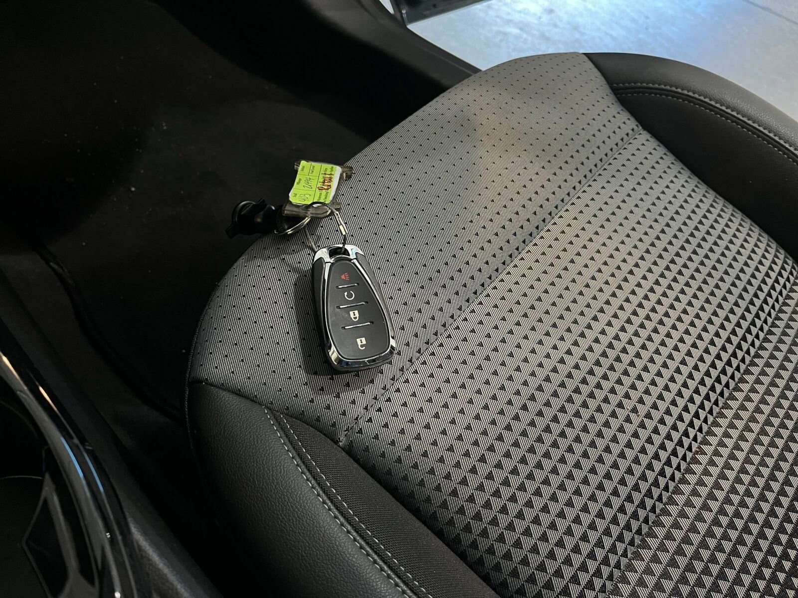 Thumbnail: 2025 Chevrolet Trax - 21