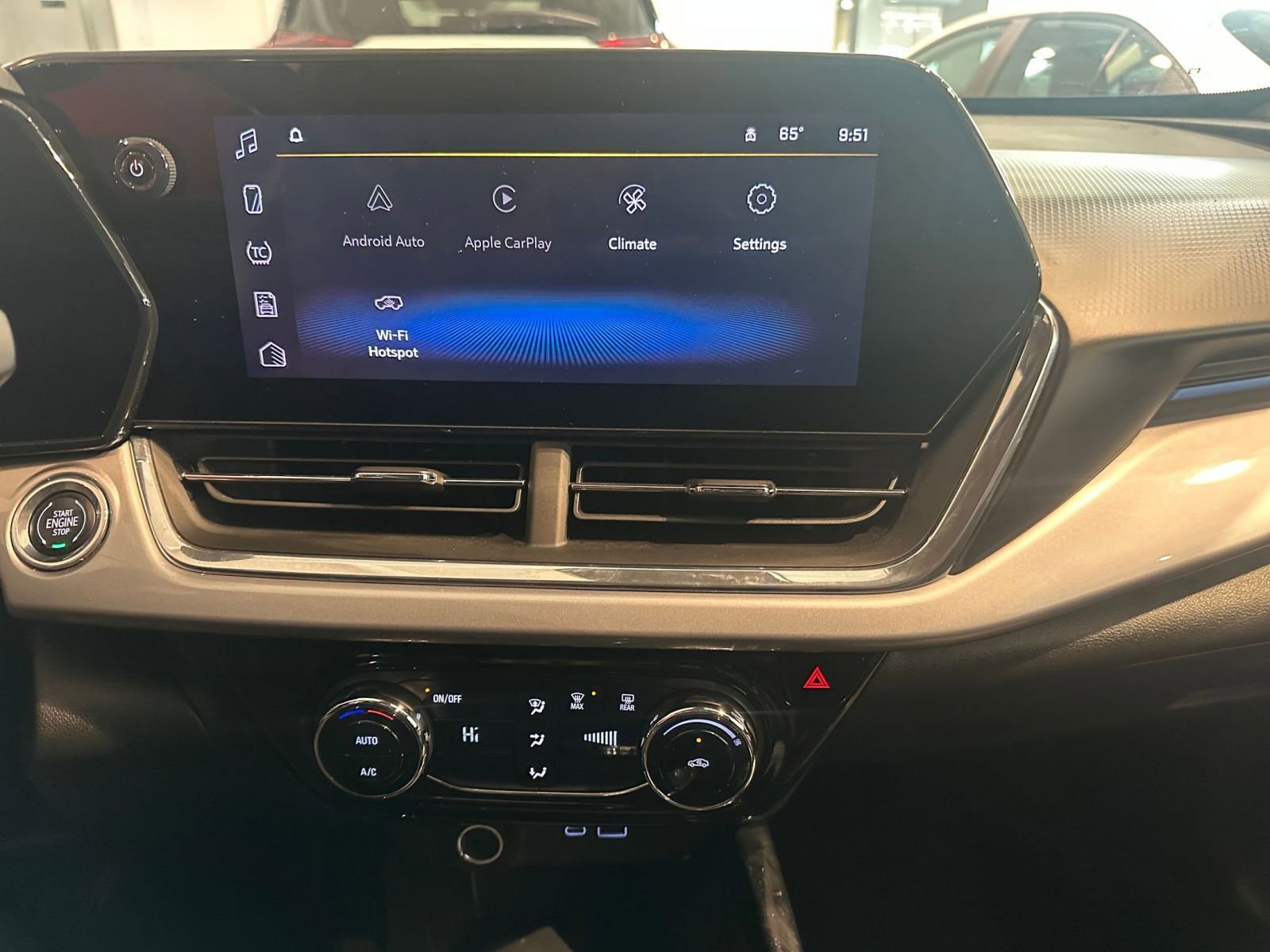 Thumbnail: 2025 Chevrolet Trax - 21