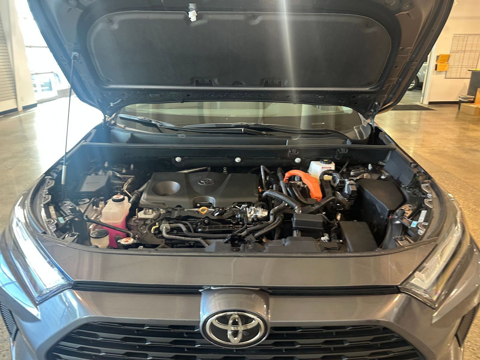 Thumbnail: 2025 Toyota RAV4 - 32