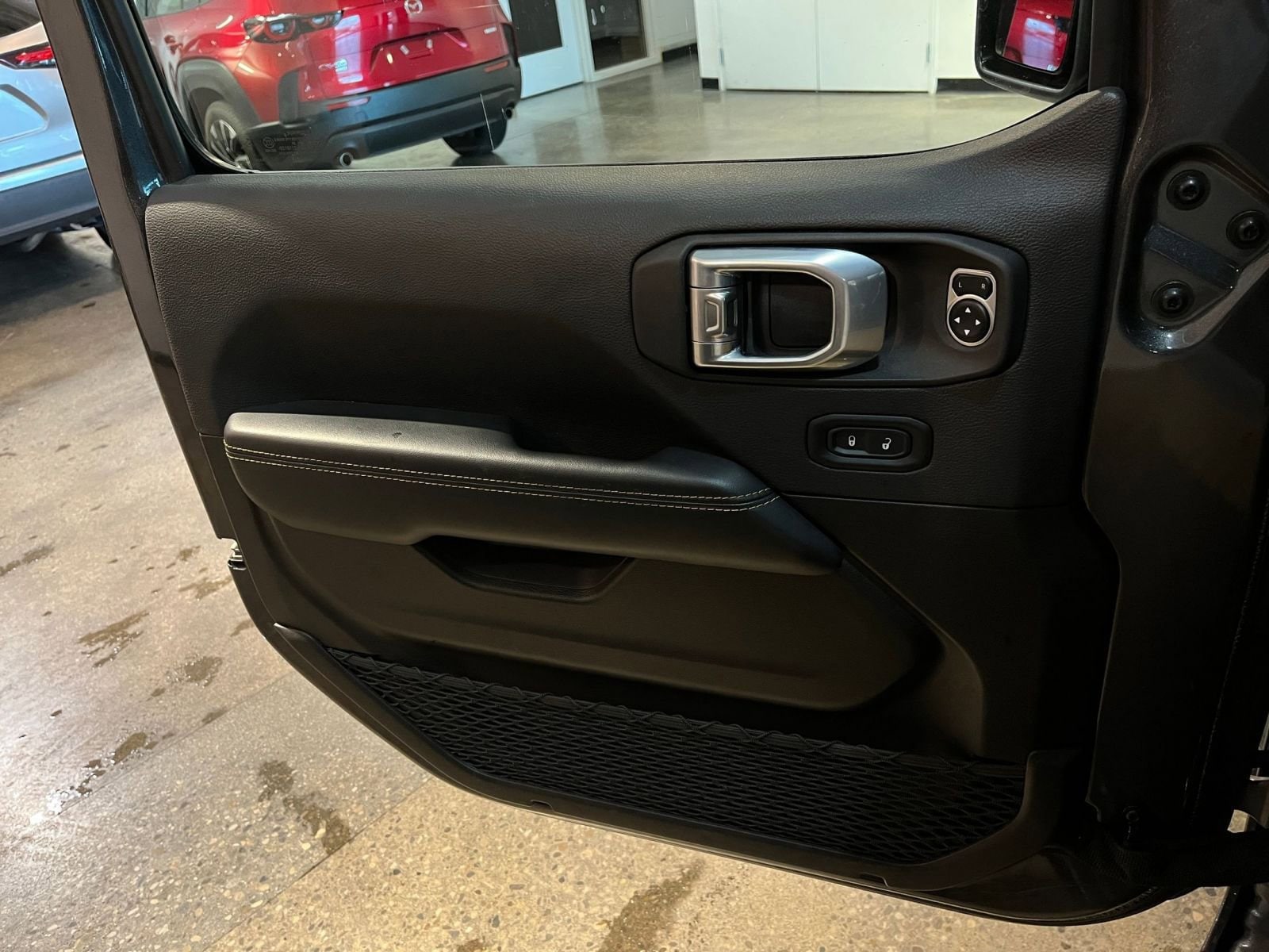 Thumbnail: 2025 Jeep Wrangler - 18