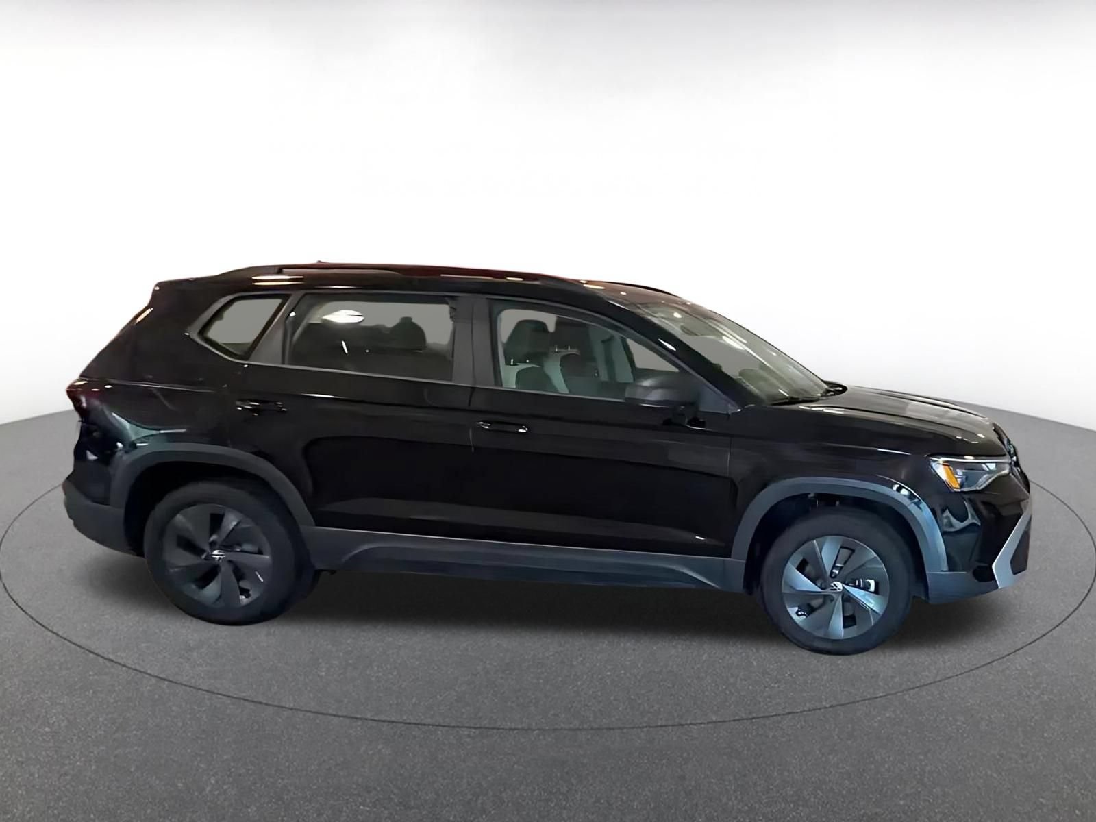 Thumbnail: 2026 Volkswagen Taos - 11