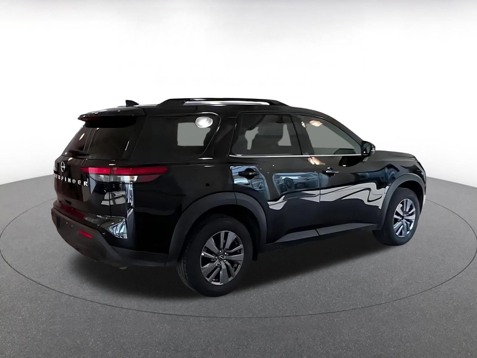 Thumbnail: 2025 Nissan Pathfinder - 14