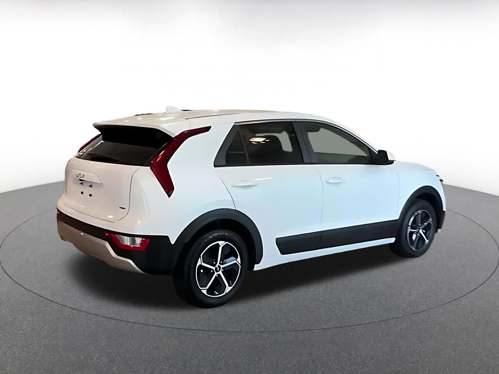 Thumbnail: 2026 Kia Niro - 10