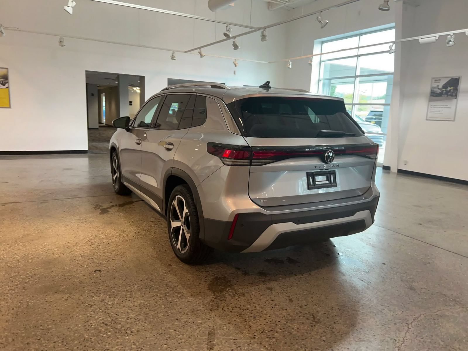 Thumbnail: 2026 Volkswagen Tiguan - 10