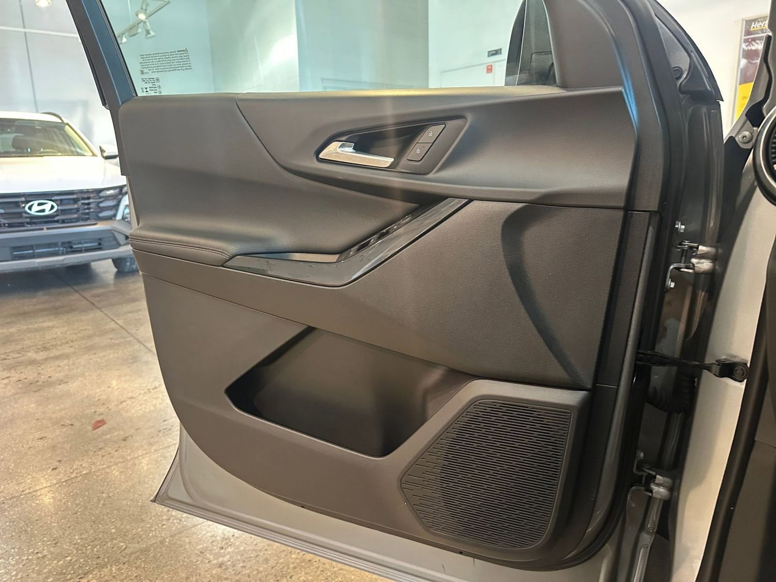 Thumbnail: 2025 Chevrolet Equinox - 20