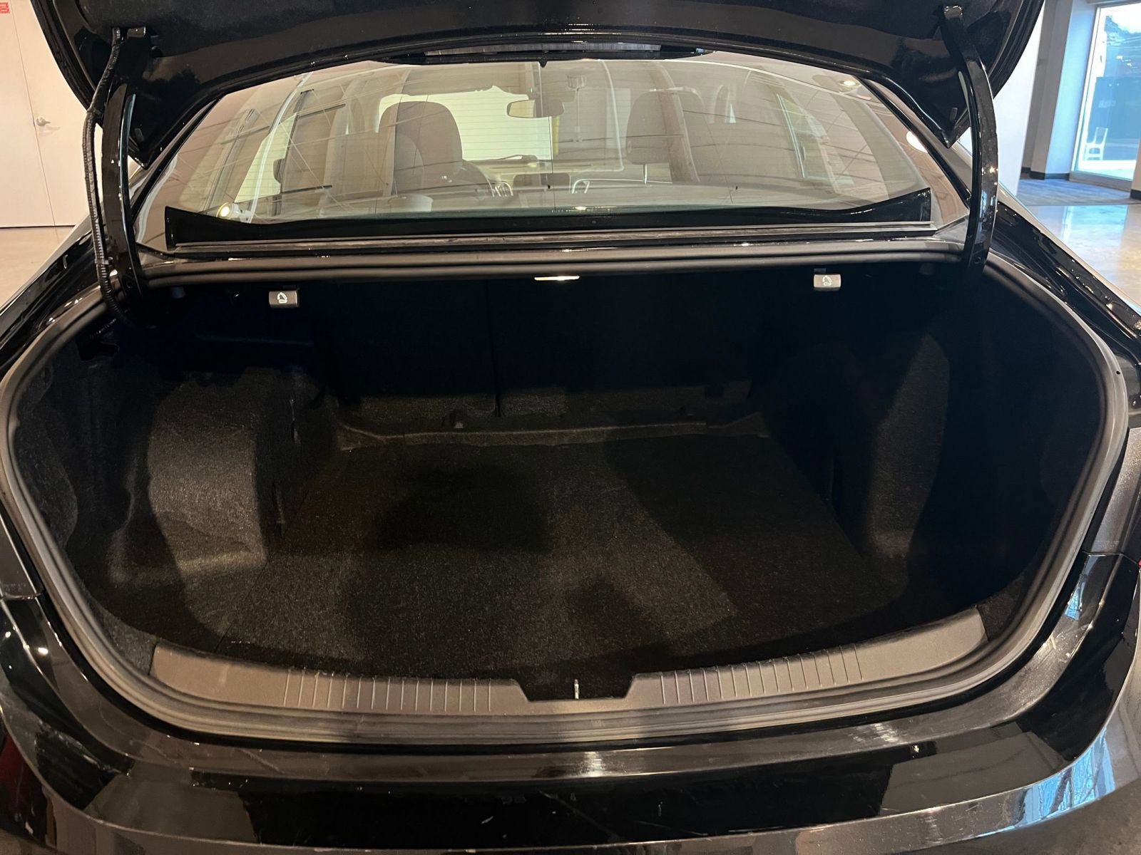 Thumbnail: 2023 Chevrolet Malibu - 31