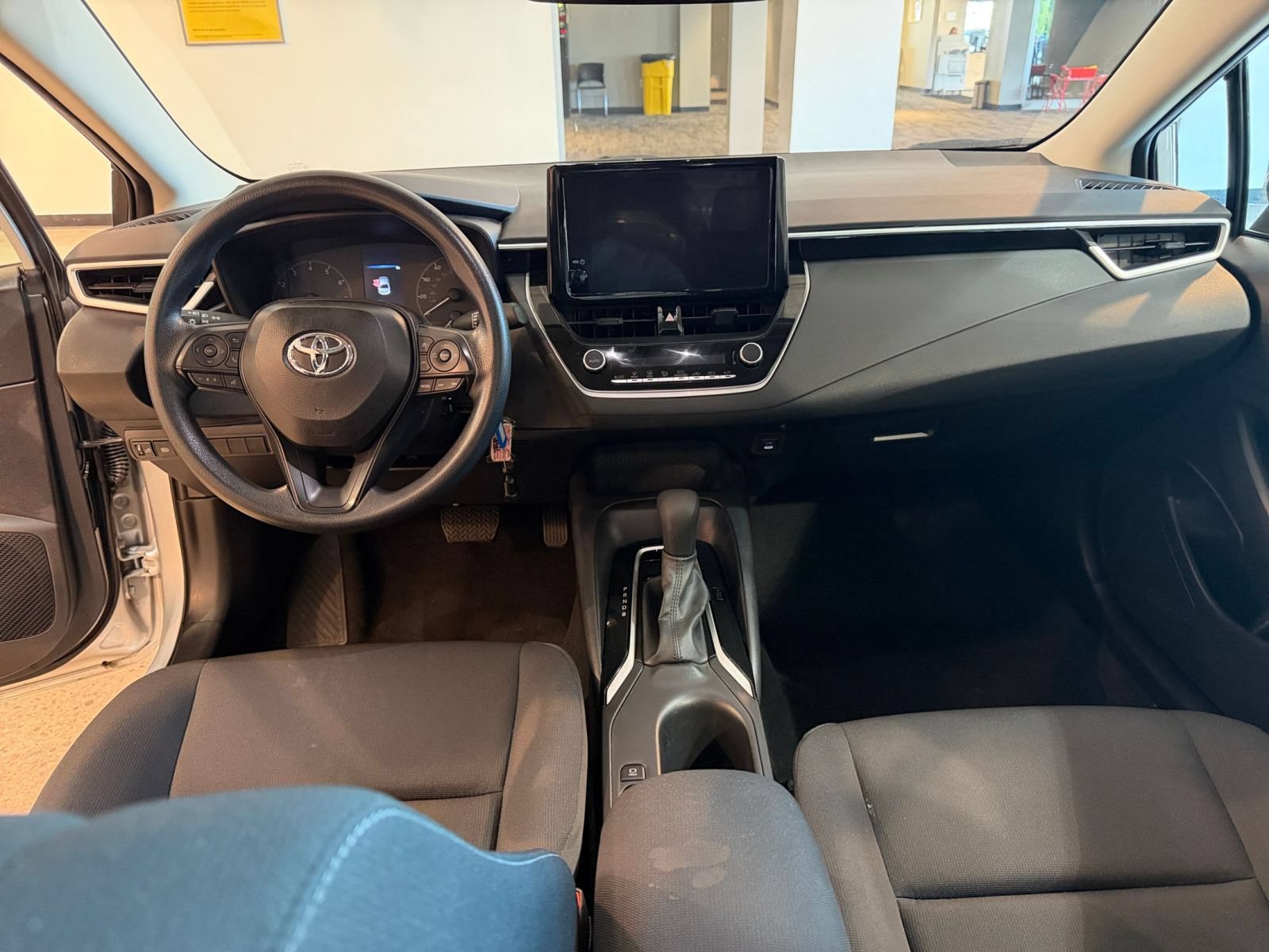 Thumbnail: 2025 Toyota Corolla - 32