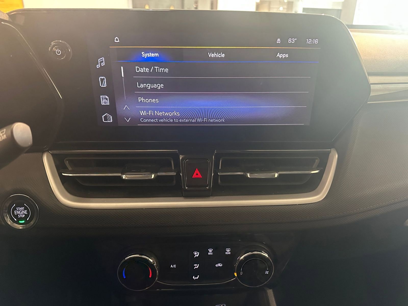 Thumbnail: 2025 Chevrolet TrailBlazer - 21