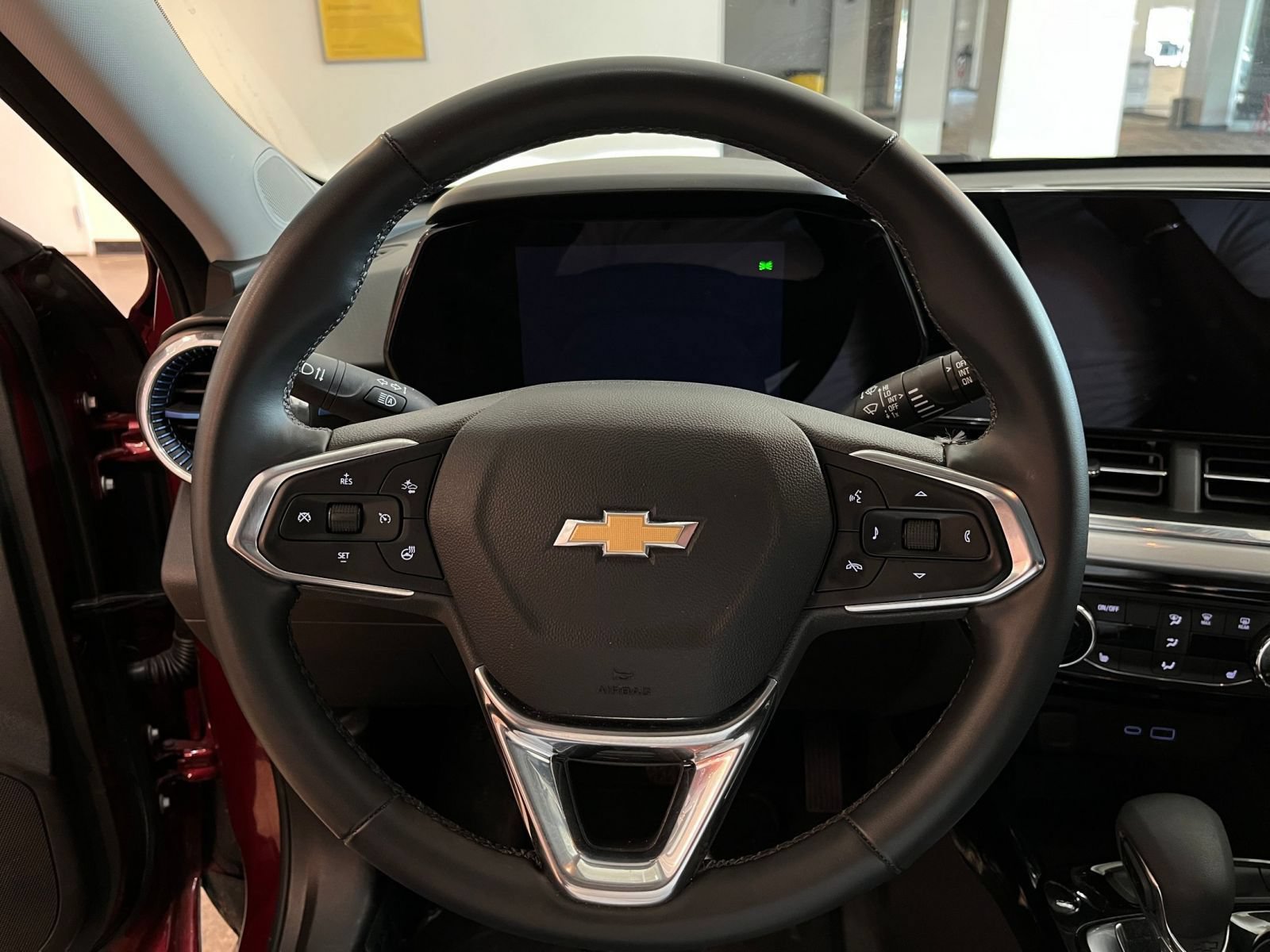 Thumbnail: 2025 Chevrolet Trax - 27