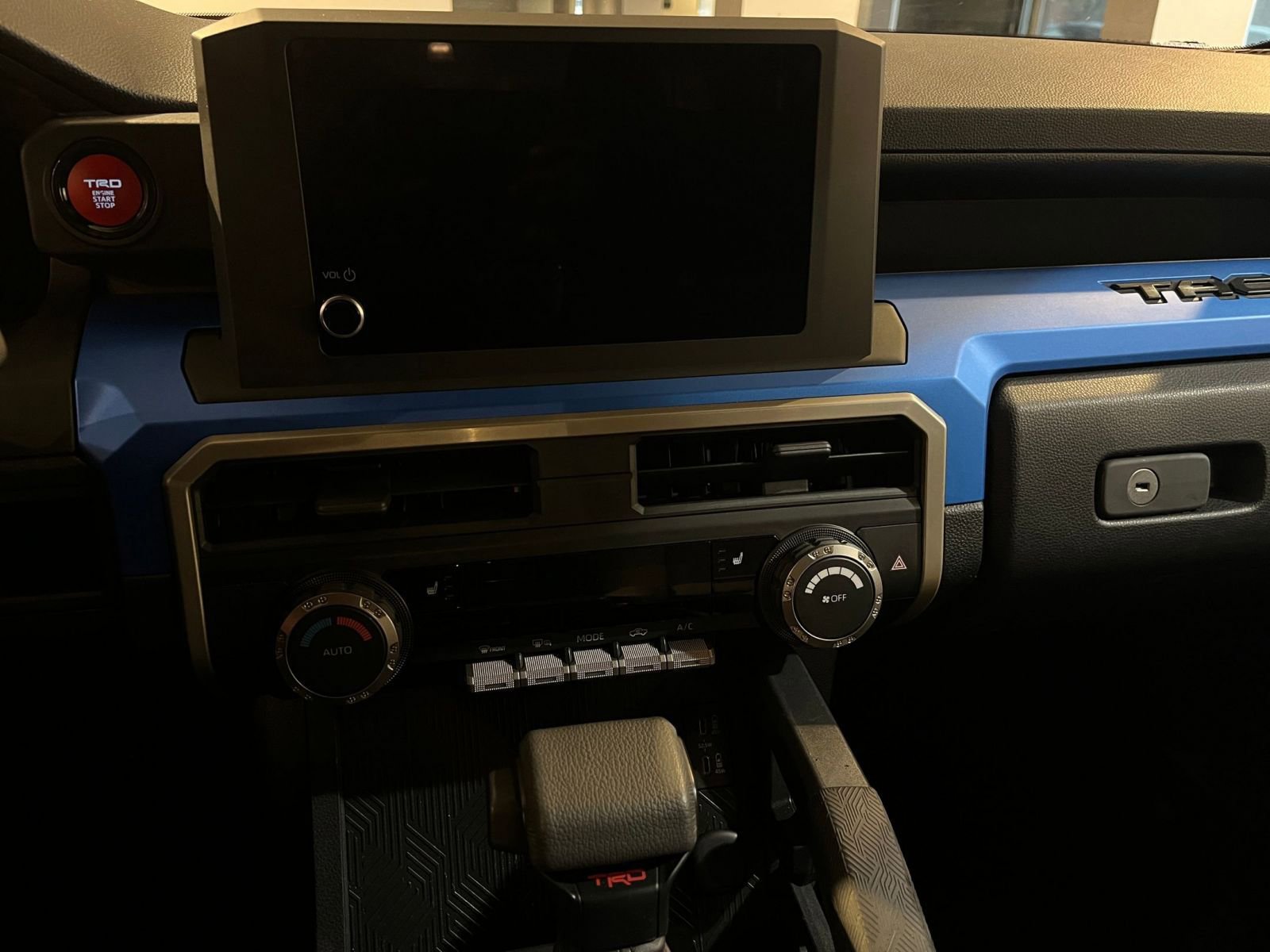 Thumbnail: 2025 Toyota Tacoma - 18