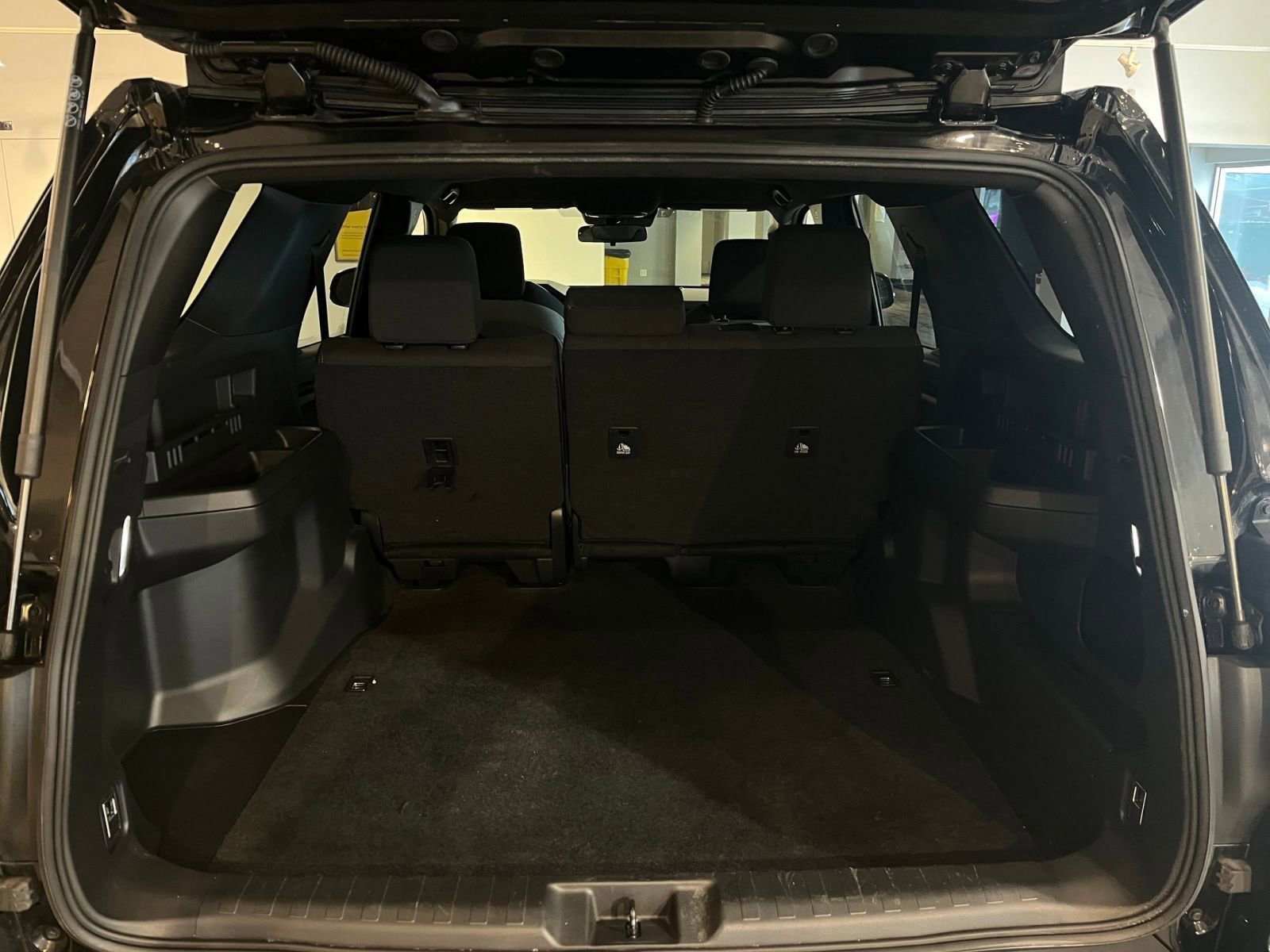 Thumbnail: 2025 Toyota 4Runner - 32