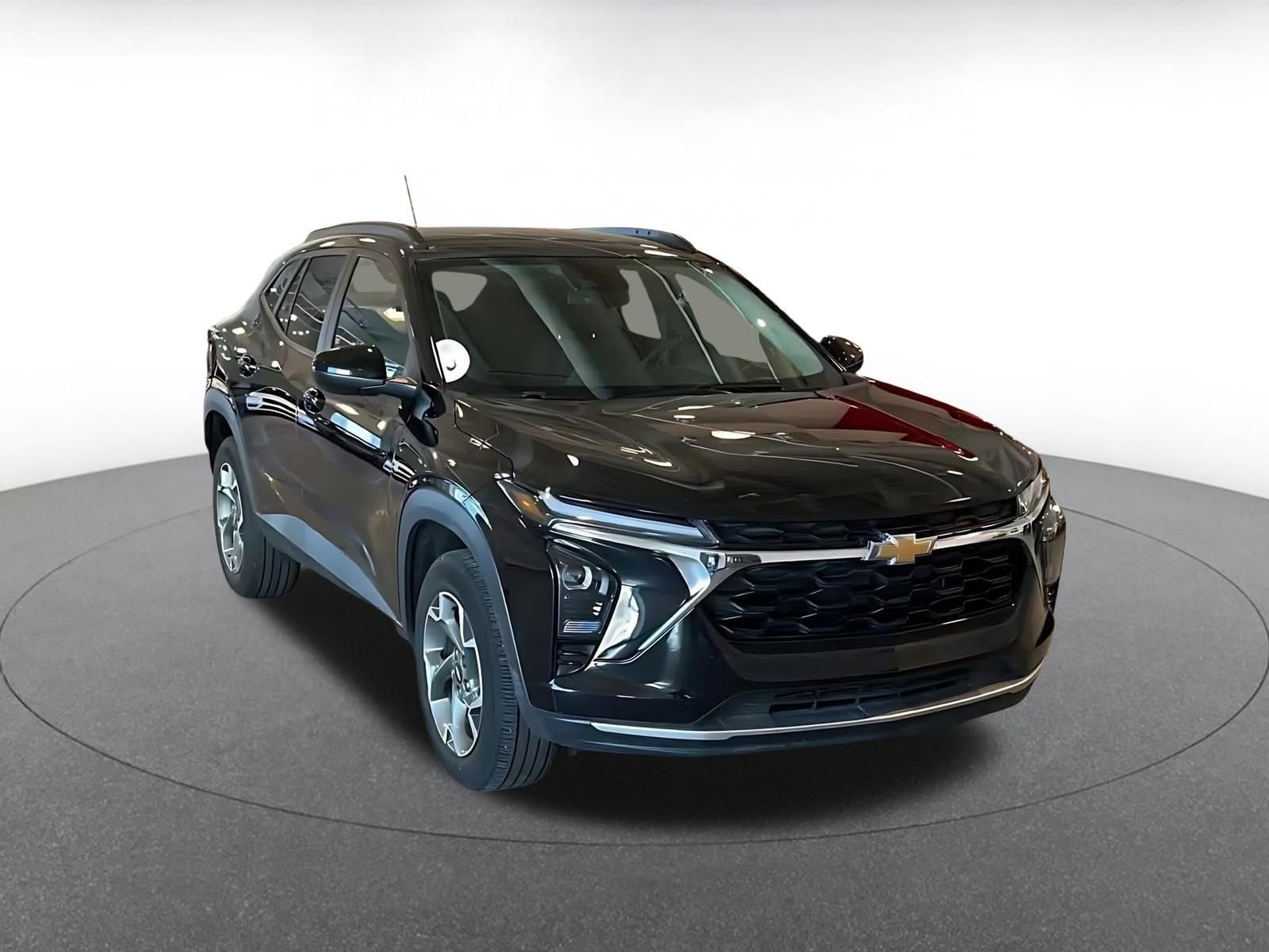 Thumbnail: 2025 Chevrolet Trax - 3