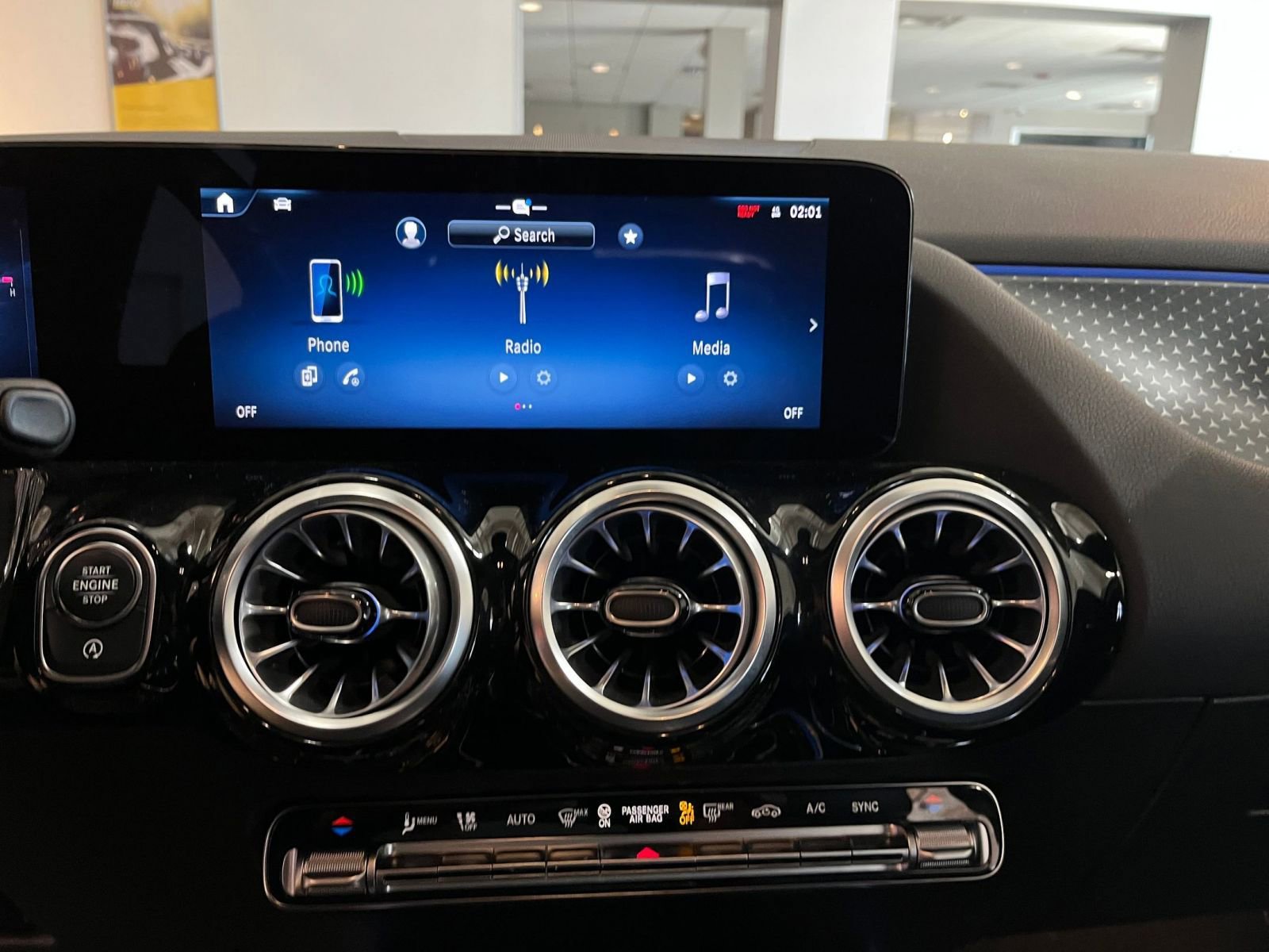 Thumbnail: 2025 Mercedes-Benz GLA - 20