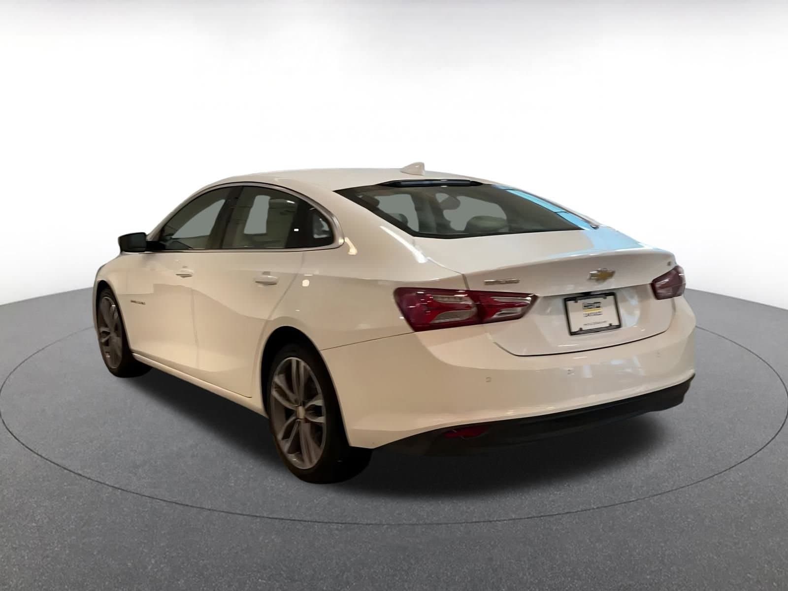 Thumbnail: 2024 Chevrolet Malibu - 11