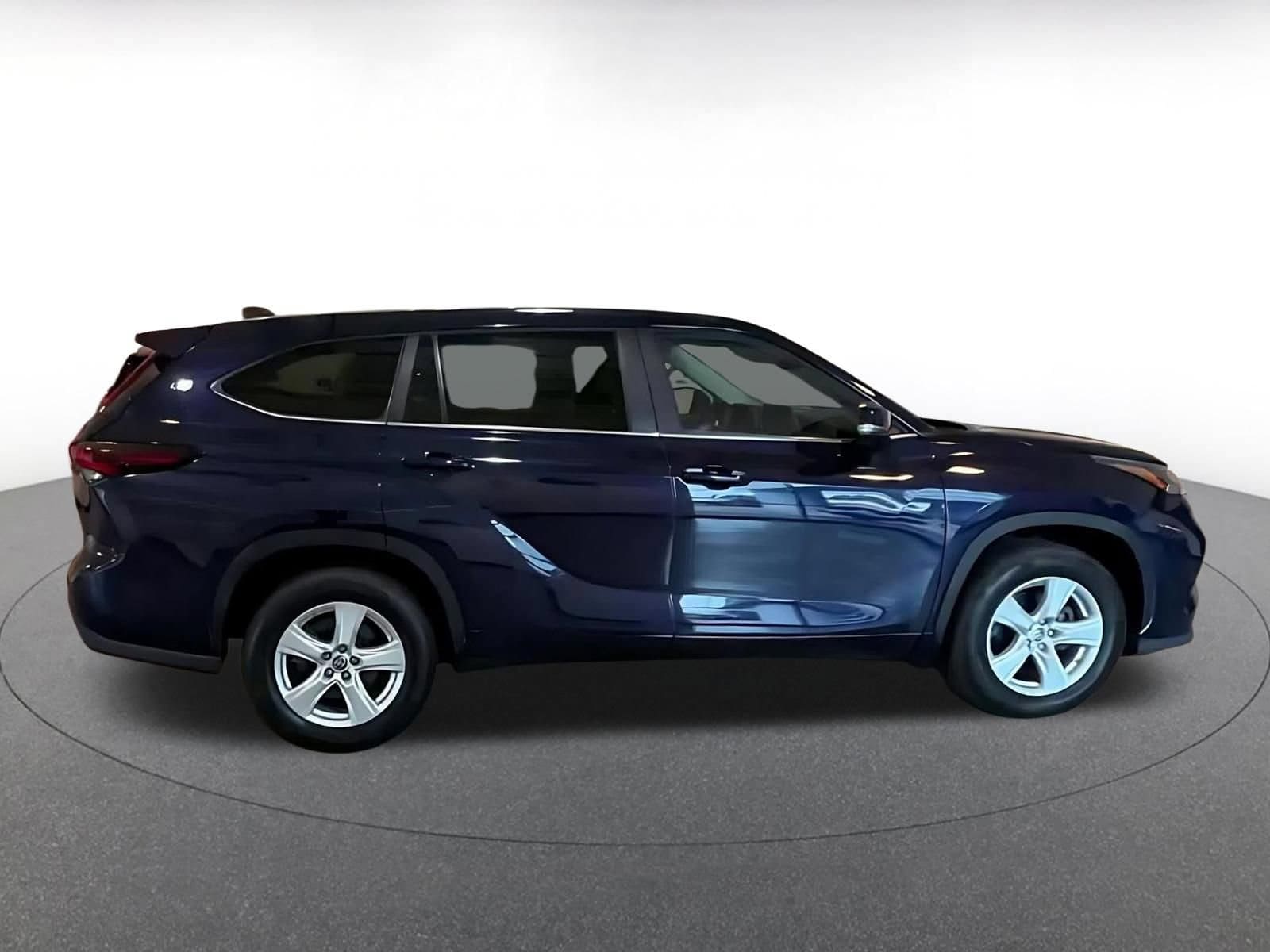 Thumbnail: 2025 Toyota Highlander - 12