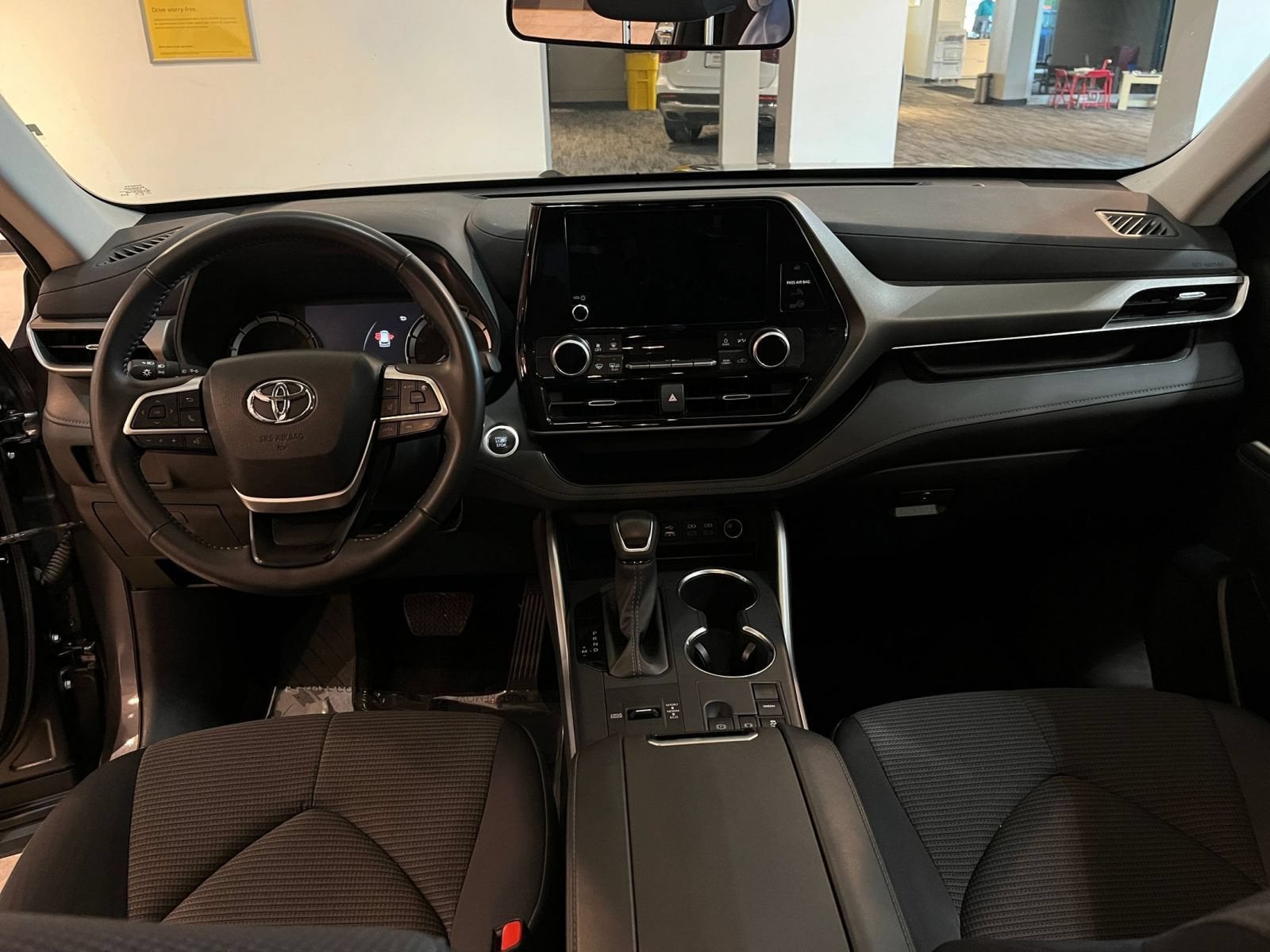 Thumbnail: 2025 Toyota Highlander - 35