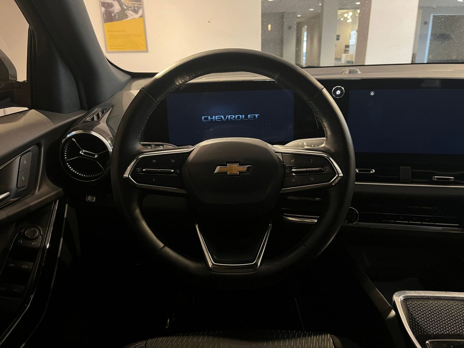 Thumbnail: 2025 Chevrolet Equinox - 28