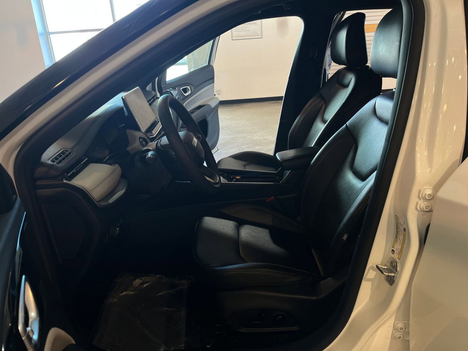 Thumbnail: 2025 Jeep Compass - 27