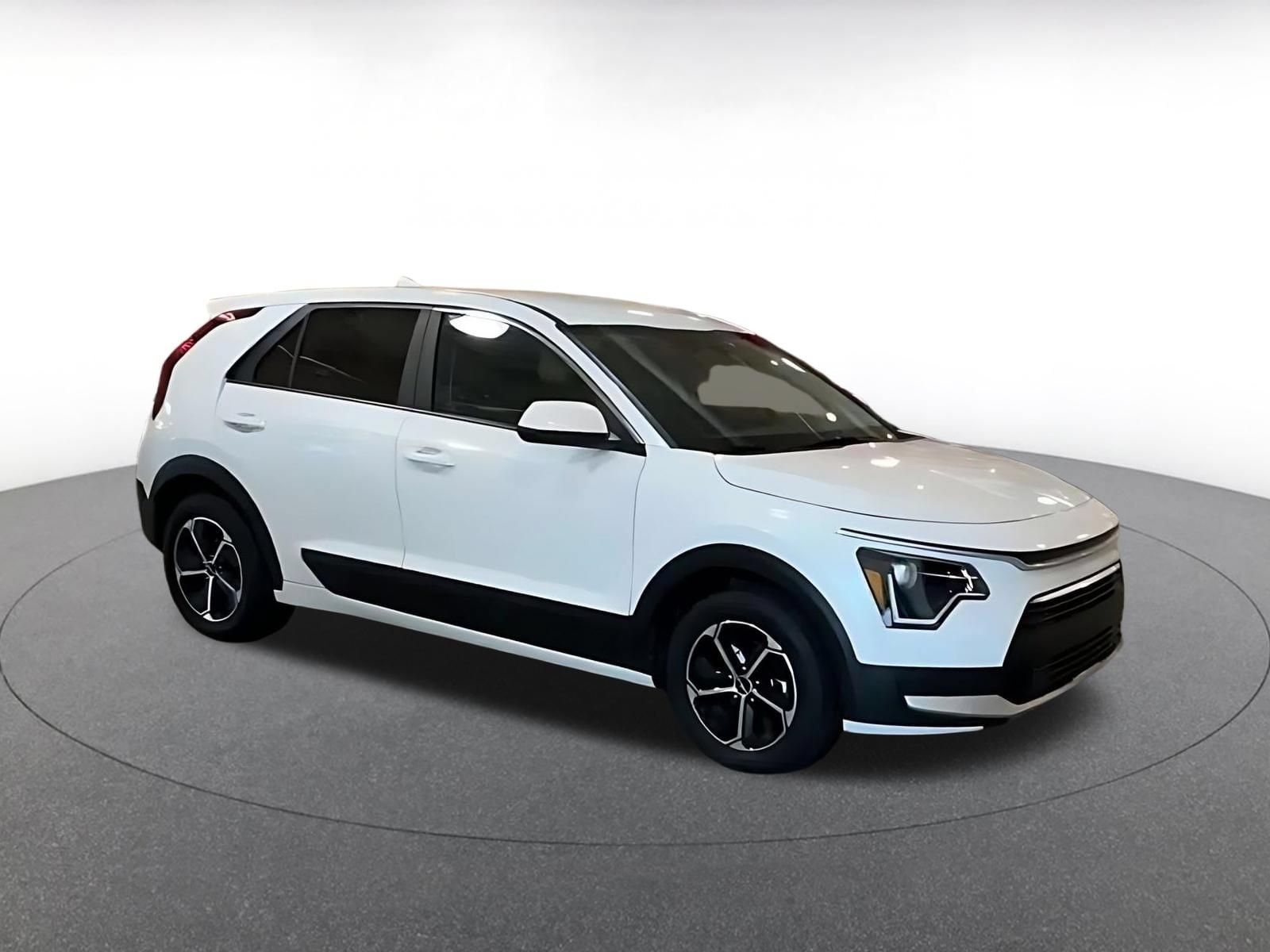 Thumbnail: 2026 Kia Niro - 2