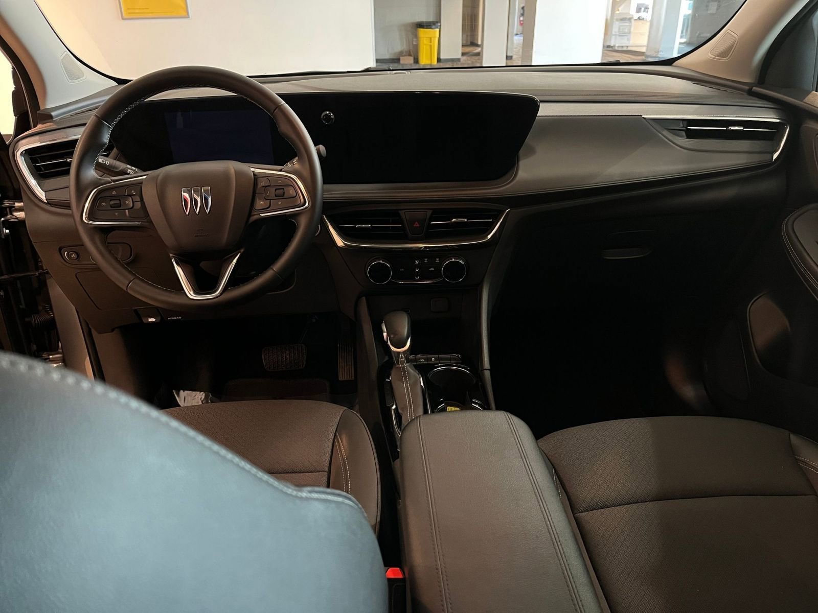 Thumbnail: 2025 Buick Encore GX - 32